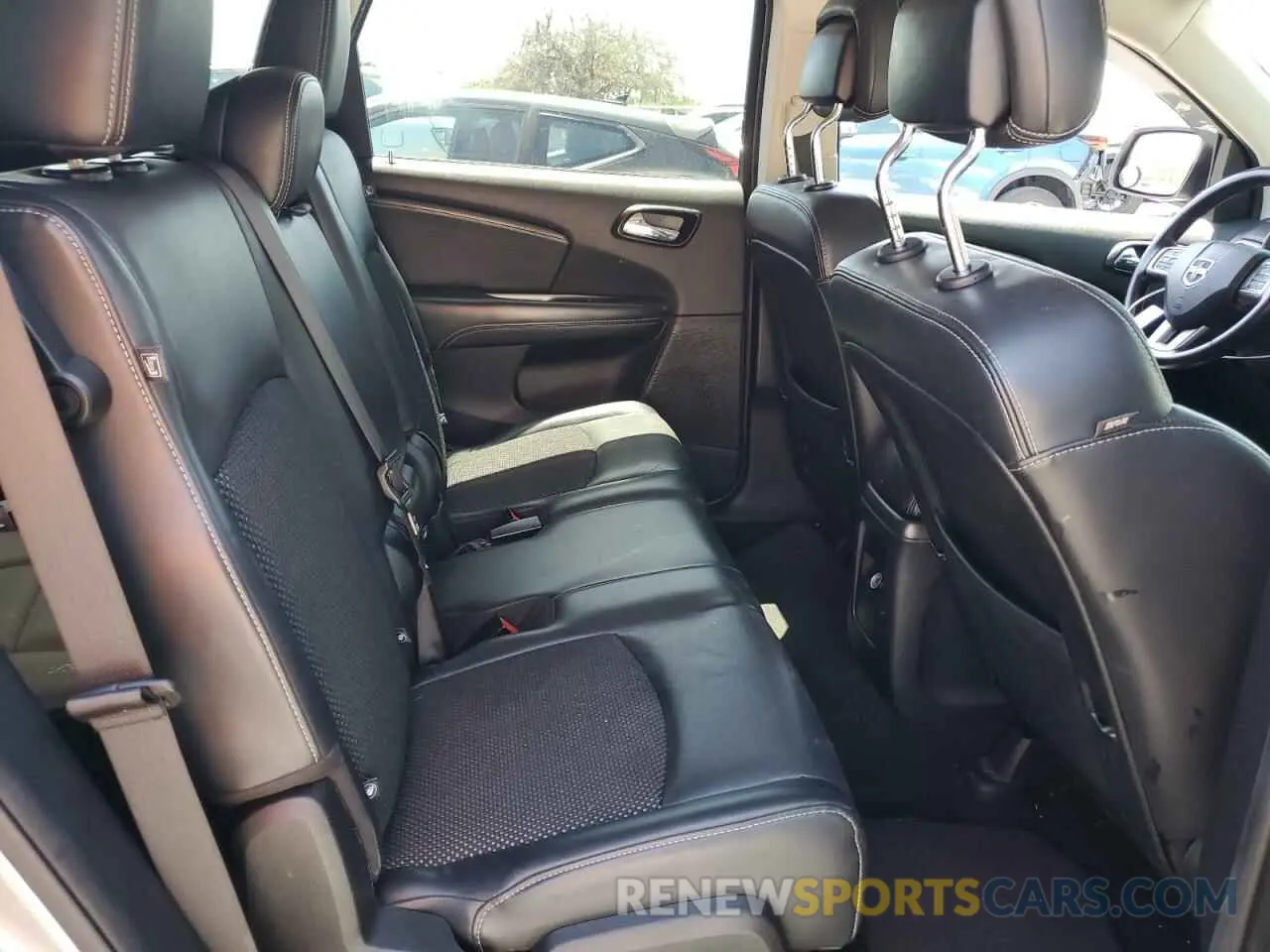 11 Photograph of a damaged car 3C4PDCGG9KT838444 DODGE JOURNEY 2019