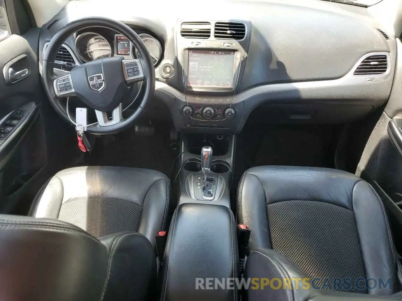 8 Photograph of a damaged car 3C4PDCGG9KT838444 DODGE JOURNEY 2019