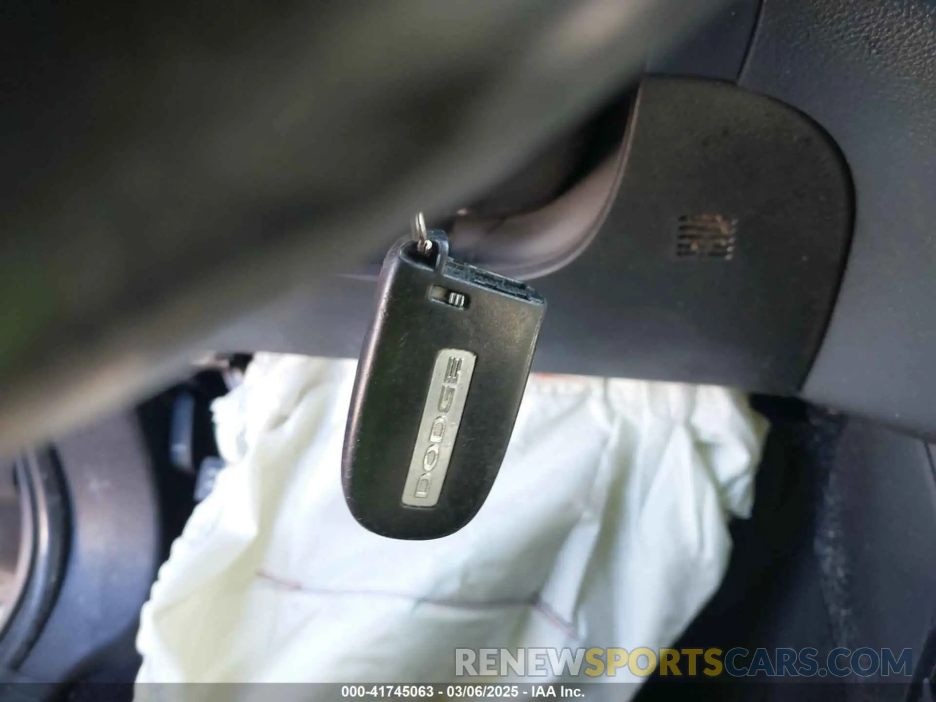 11 Photograph of a damaged car 3C4PDCGG9KT857947 DODGE JOURNEY 2019