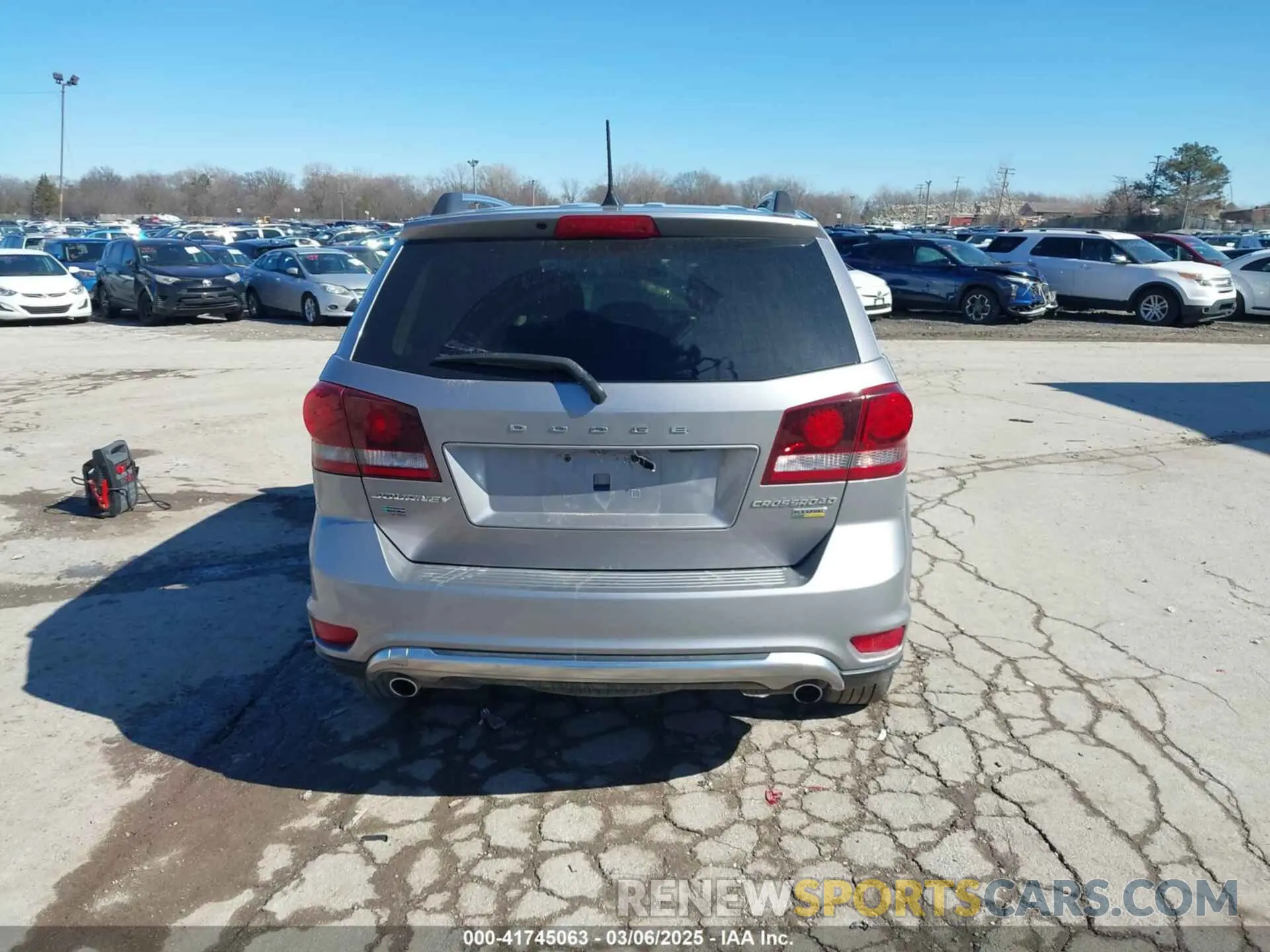 16 Photograph of a damaged car 3C4PDCGG9KT857947 DODGE JOURNEY 2019