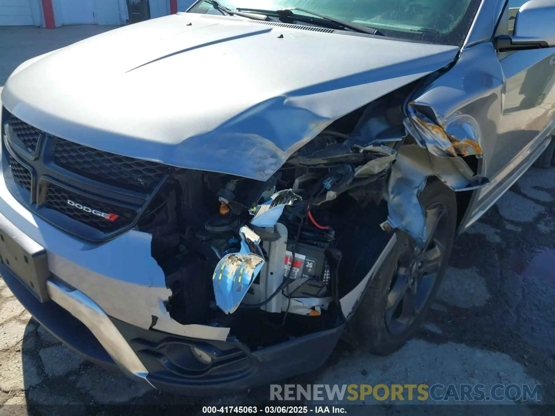6 Photograph of a damaged car 3C4PDCGG9KT857947 DODGE JOURNEY 2019