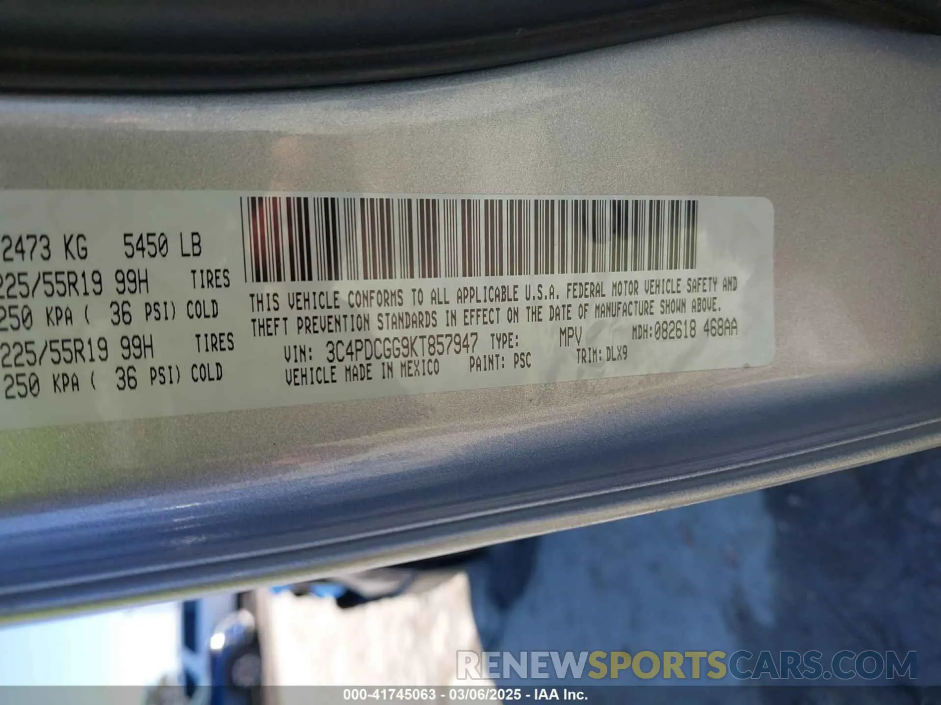 9 Photograph of a damaged car 3C4PDCGG9KT857947 DODGE JOURNEY 2019