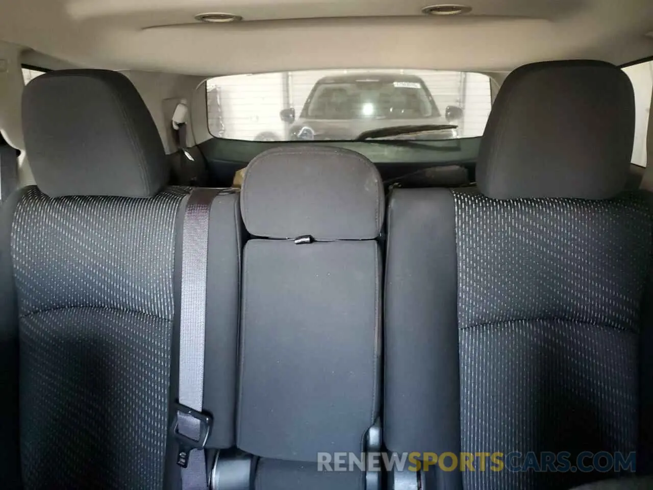 10 Photograph of a damaged car 3C4PDDBG0KT780057 DODGE JOURNEY 2019