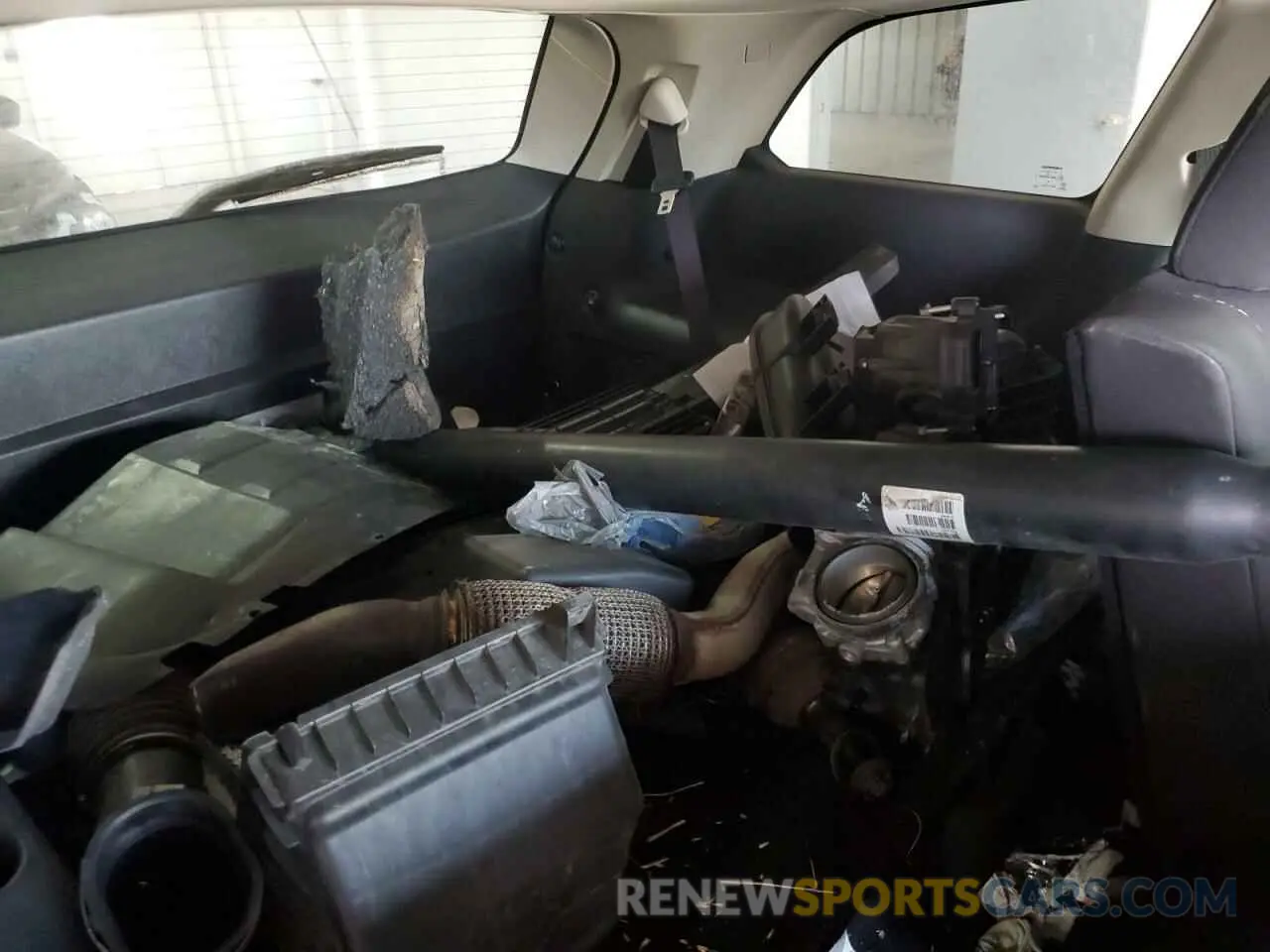 13 Photograph of a damaged car 3C4PDDBG0KT780057 DODGE JOURNEY 2019
