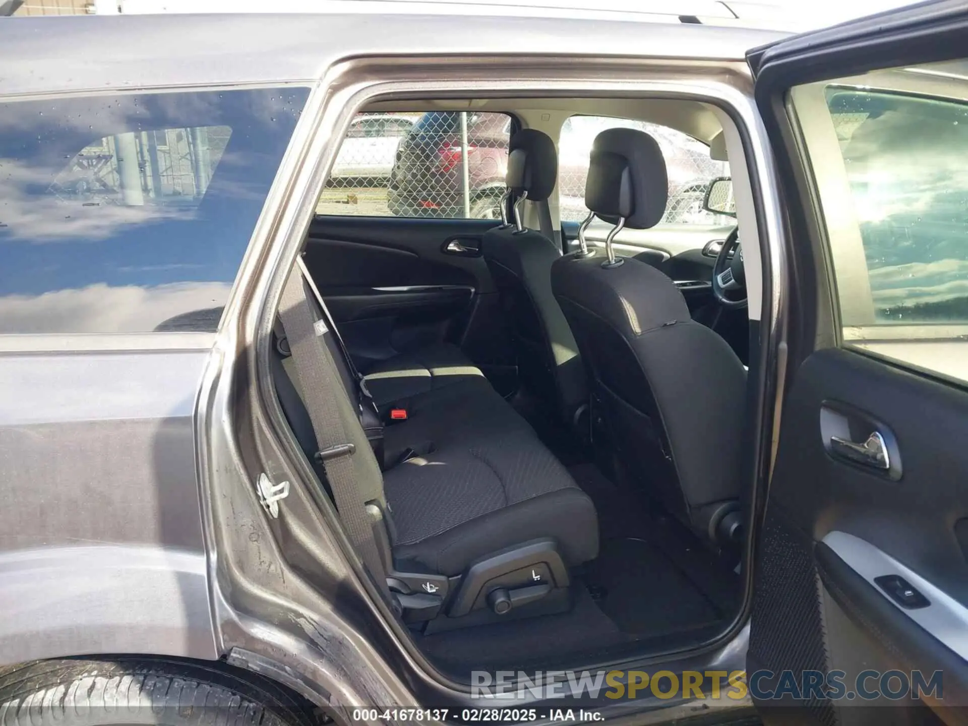8 Photograph of a damaged car 3C4PDDBG2KT775054 DODGE JOURNEY 2019