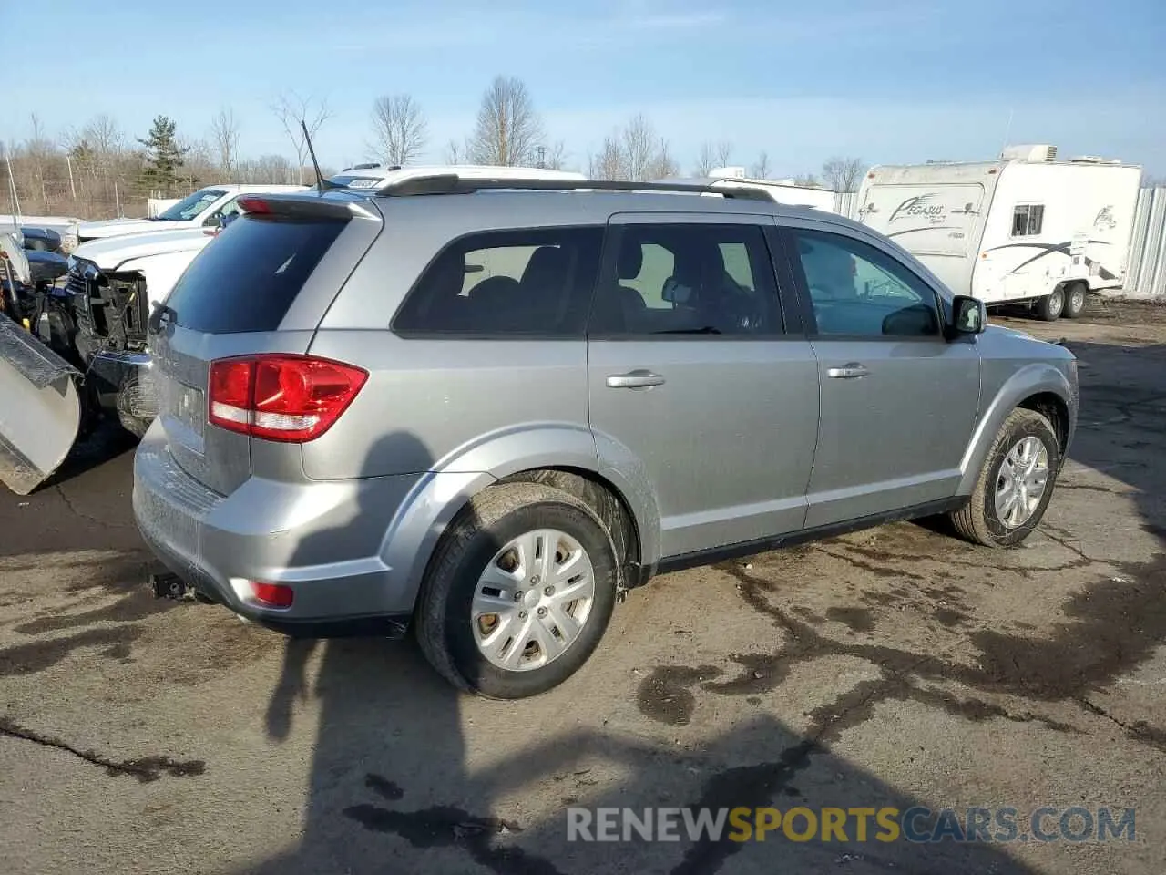 3 Photograph of a damaged car 3C4PDDBG8KT780047 DODGE JOURNEY 2019
