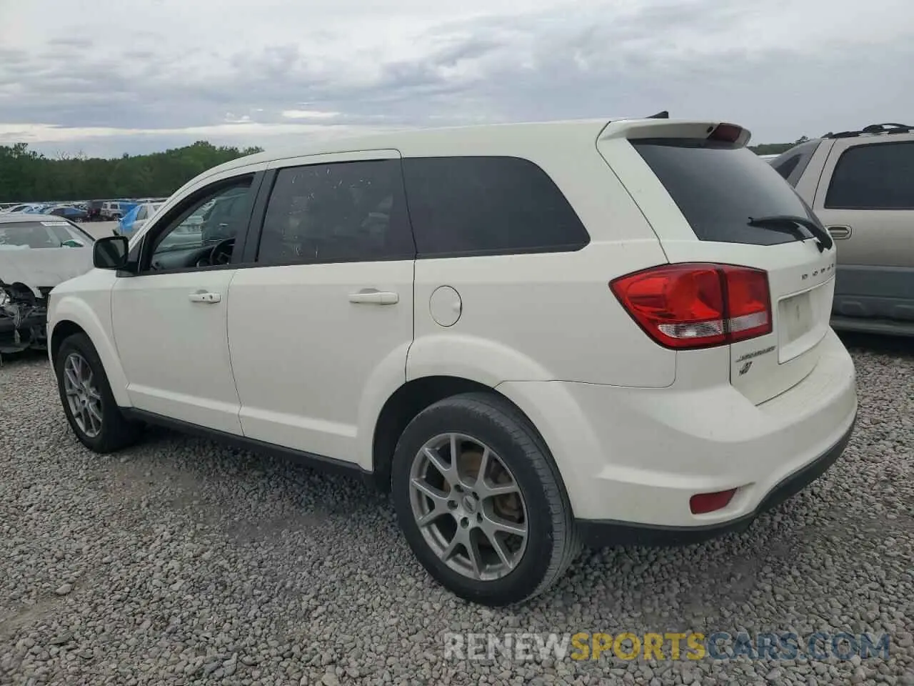 2 Photograph of a damaged car 3C4PDDEG3KT701802 DODGE JOURNEY 2019