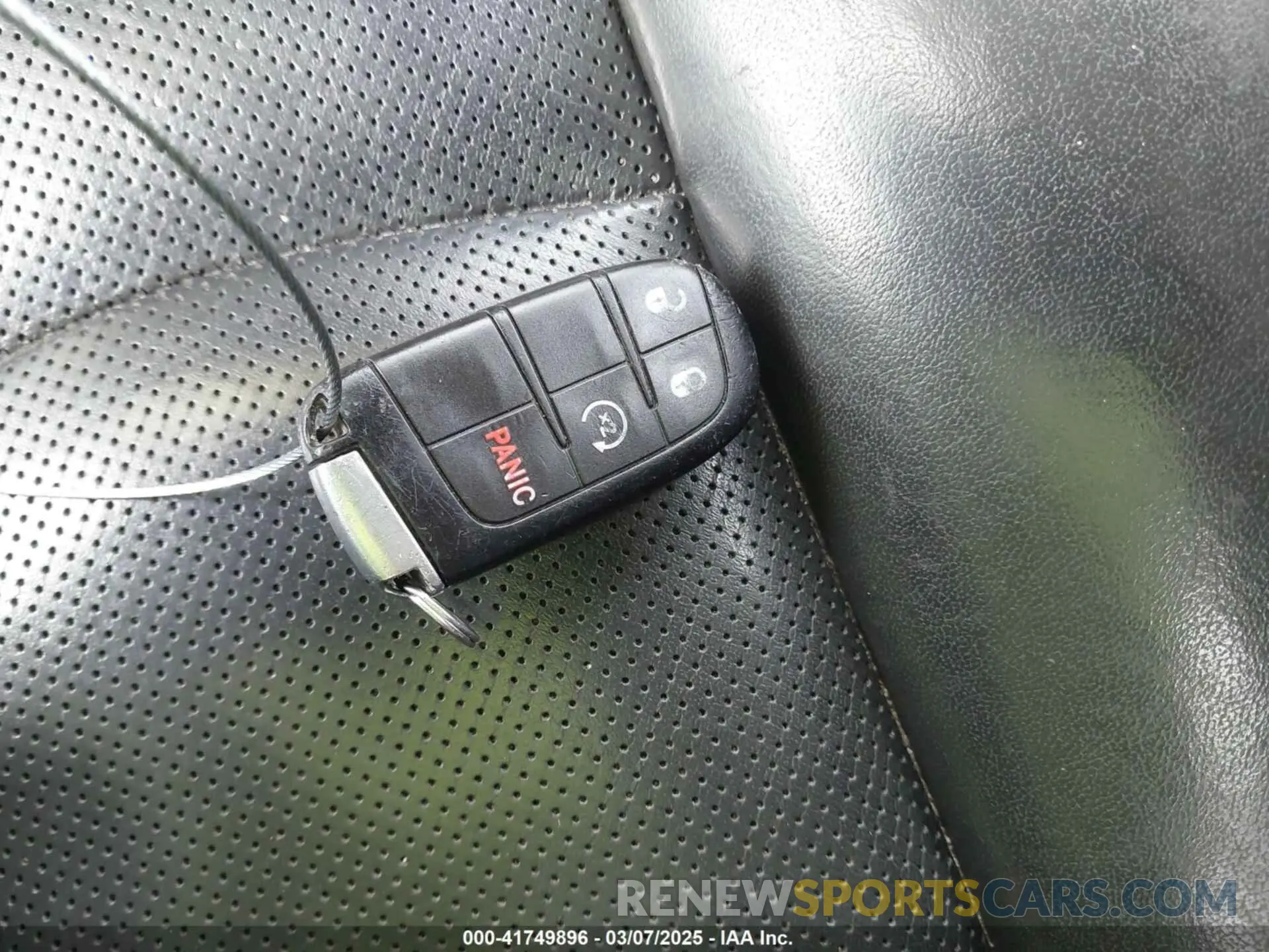 11 Photograph of a damaged car 3C4PDDEG3KT738784 DODGE JOURNEY 2019