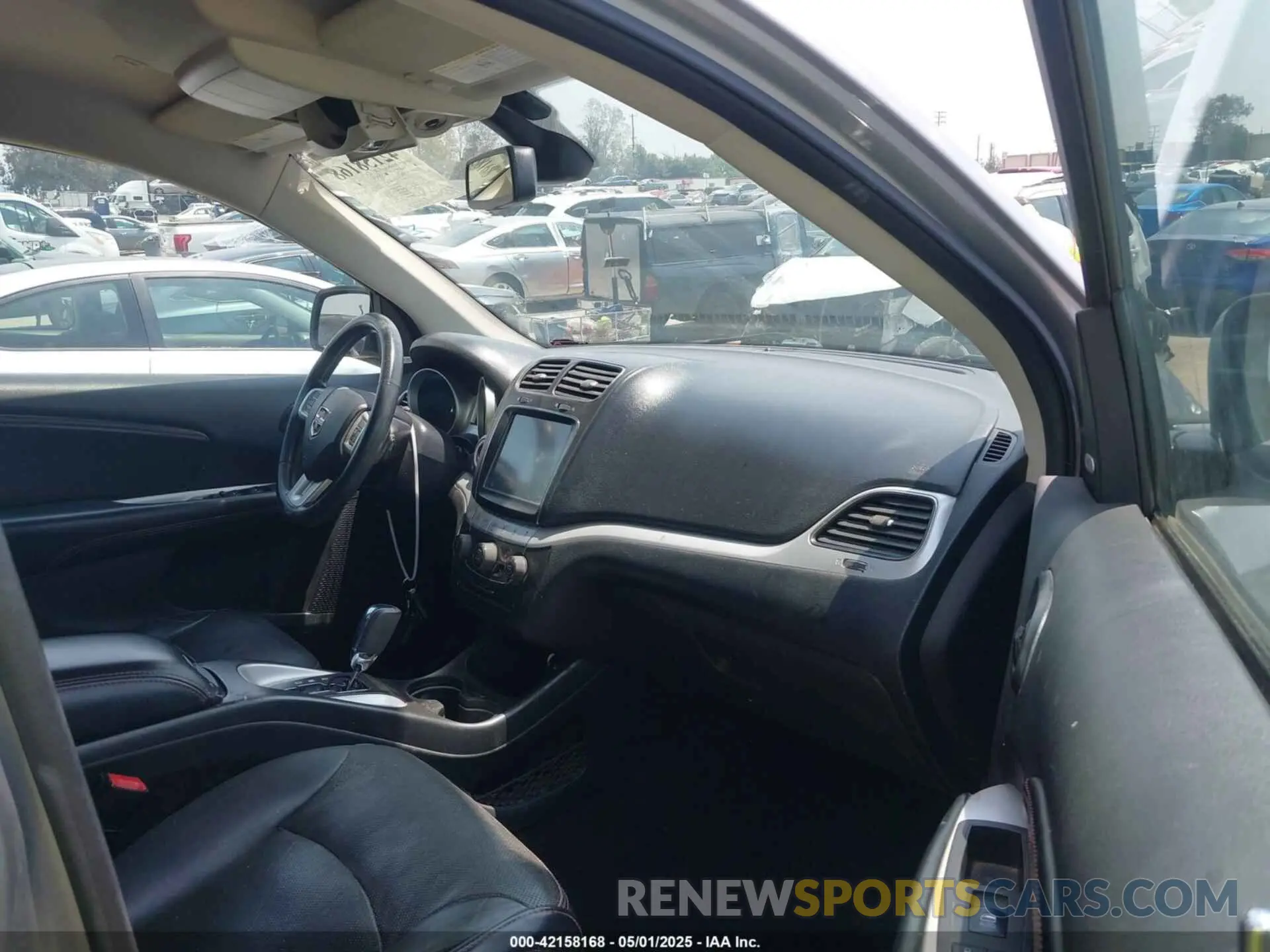 5 Photograph of a damaged car 3C4PDDEG3KT784924 DODGE JOURNEY 2019