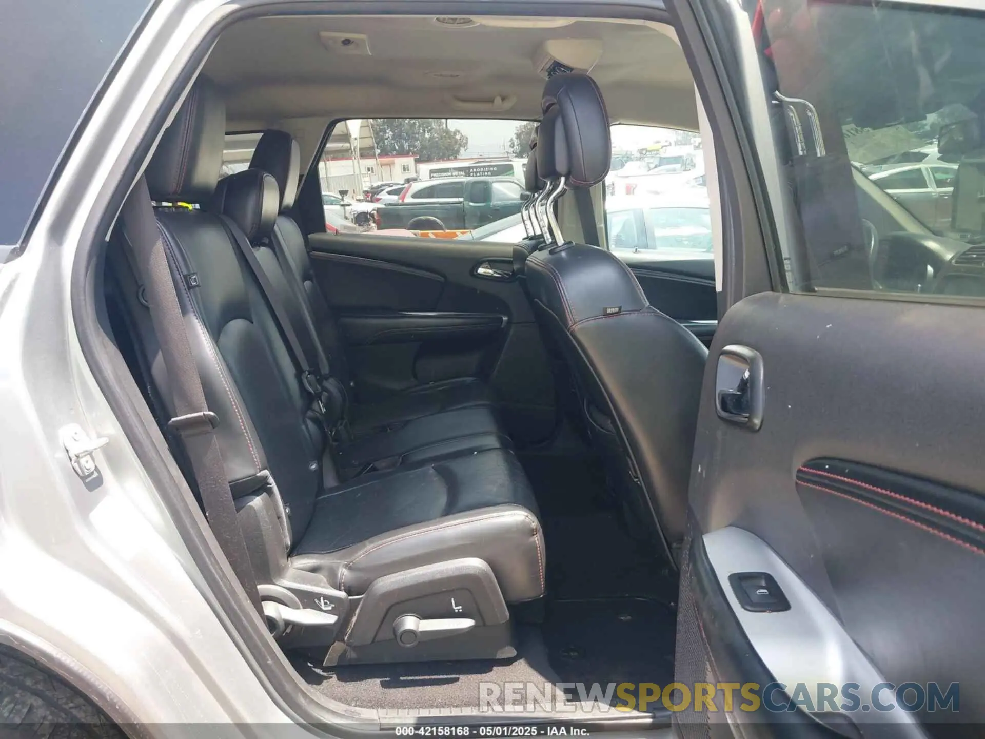 8 Photograph of a damaged car 3C4PDDEG3KT784924 DODGE JOURNEY 2019