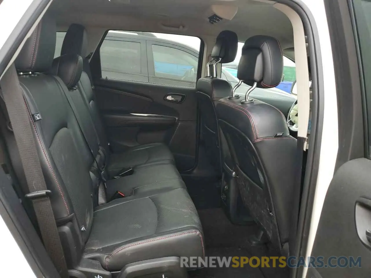 11 Photograph of a damaged car 3C4PDDEG3KT874350 DODGE JOURNEY 2019