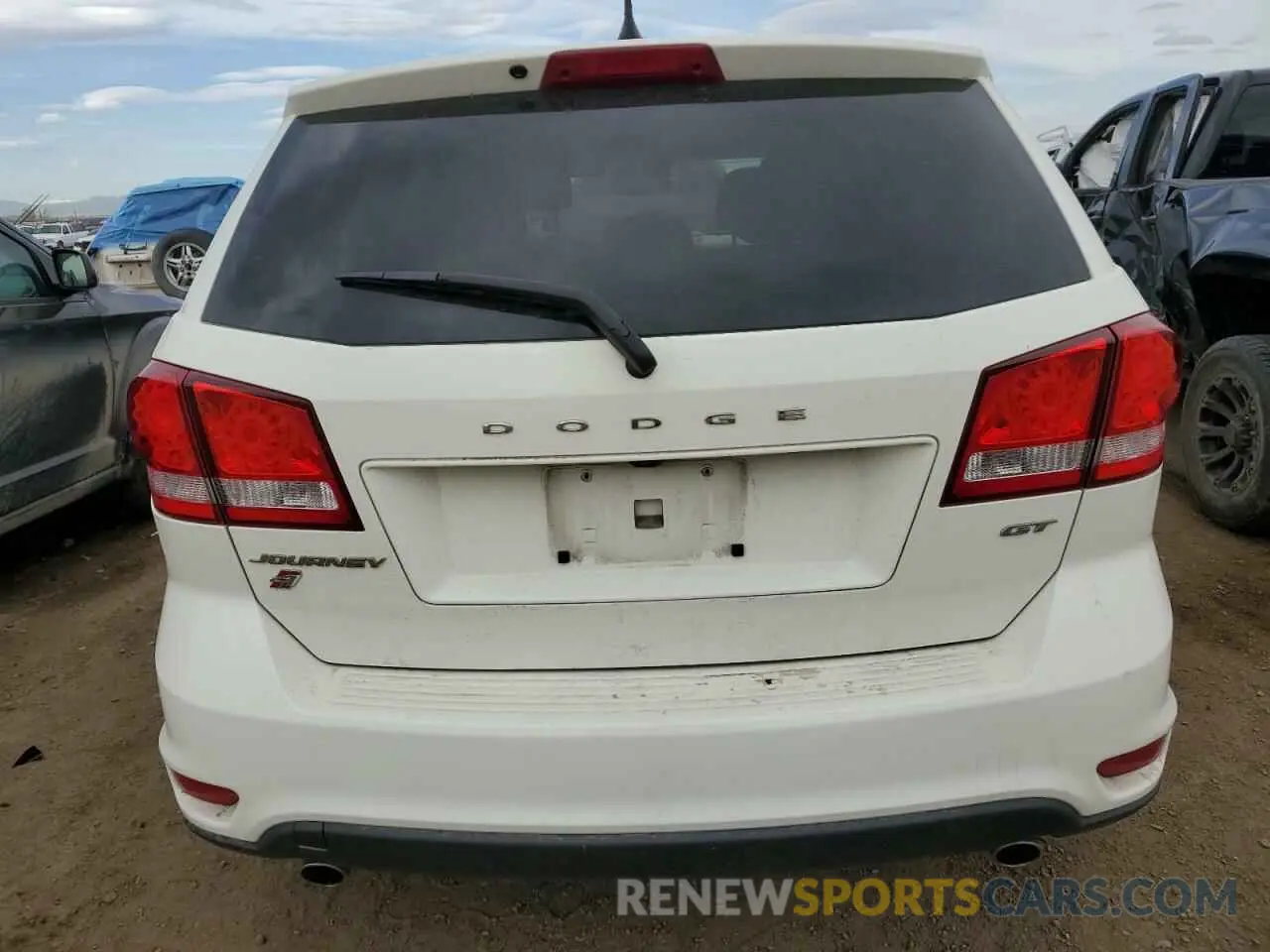 6 Photograph of a damaged car 3C4PDDEG3KT874350 DODGE JOURNEY 2019