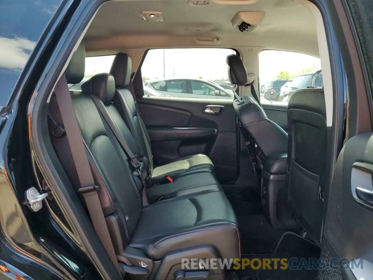 11 Photograph of a damaged car 3C4PDDEG4KT805361 DODGE JOURNEY 2019