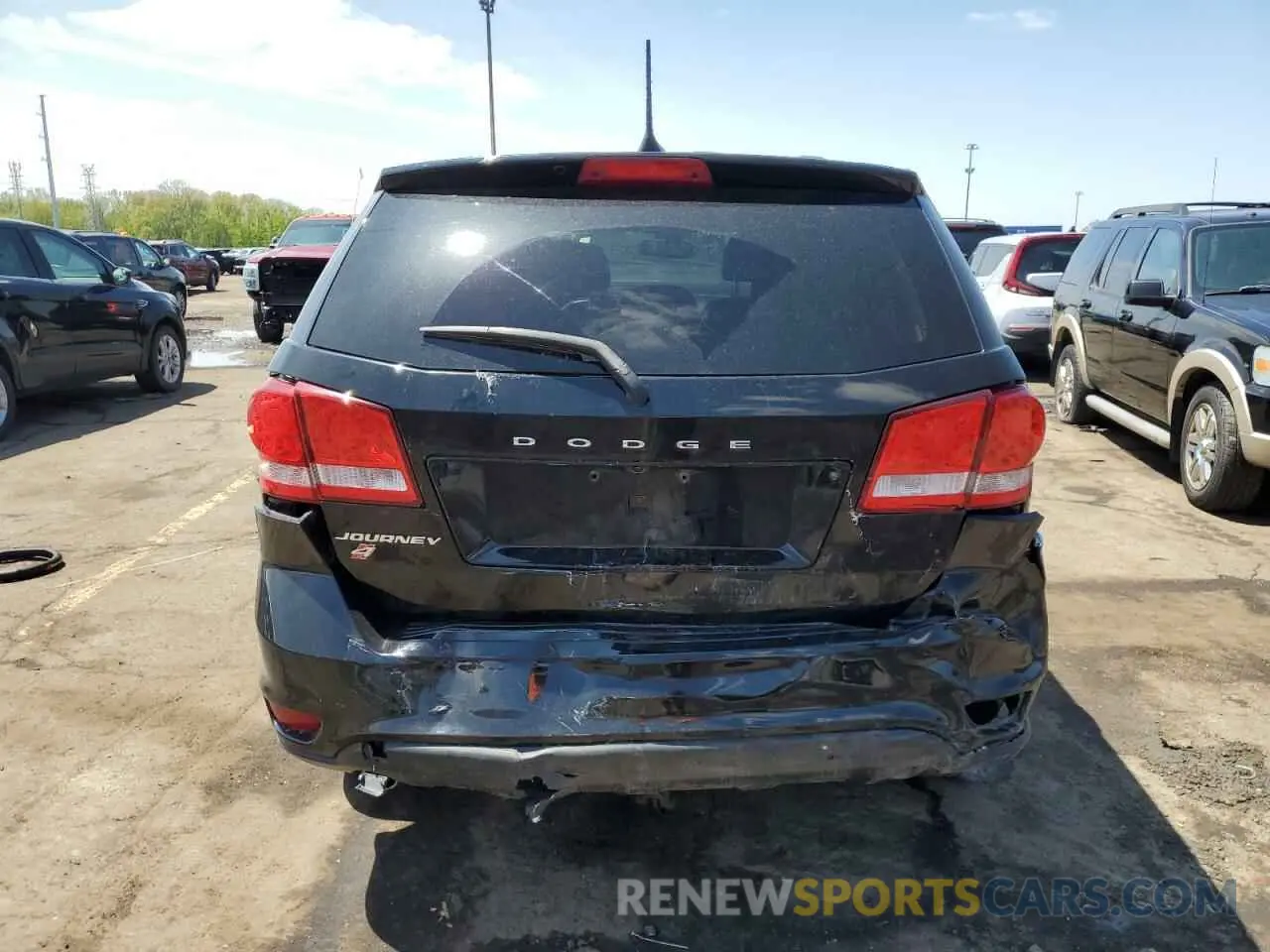 6 Photograph of a damaged car 3C4PDDEG4KT805361 DODGE JOURNEY 2019