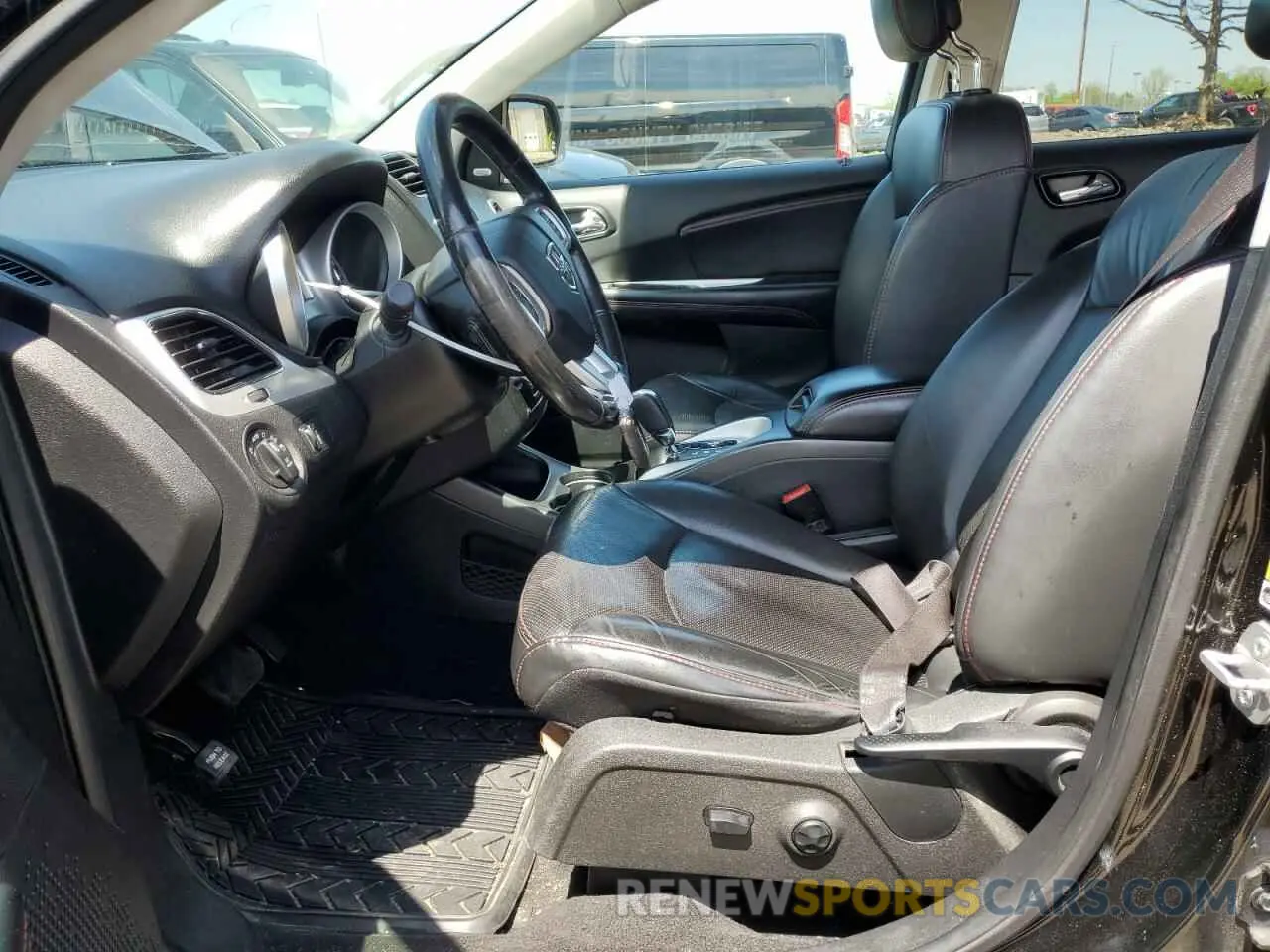 7 Photograph of a damaged car 3C4PDDEG4KT805361 DODGE JOURNEY 2019