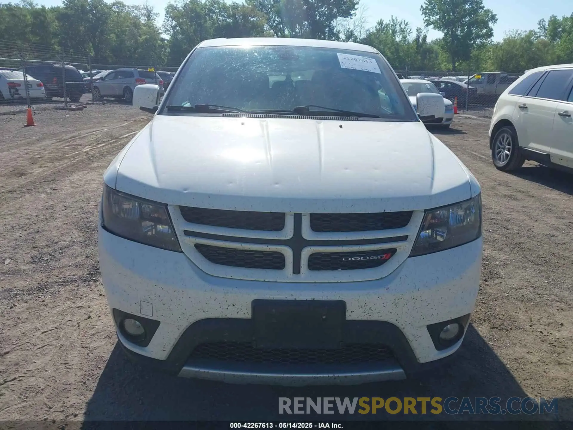 12 Photograph of a damaged car 3C4PDDEG5KT721033 DODGE JOURNEY 2019