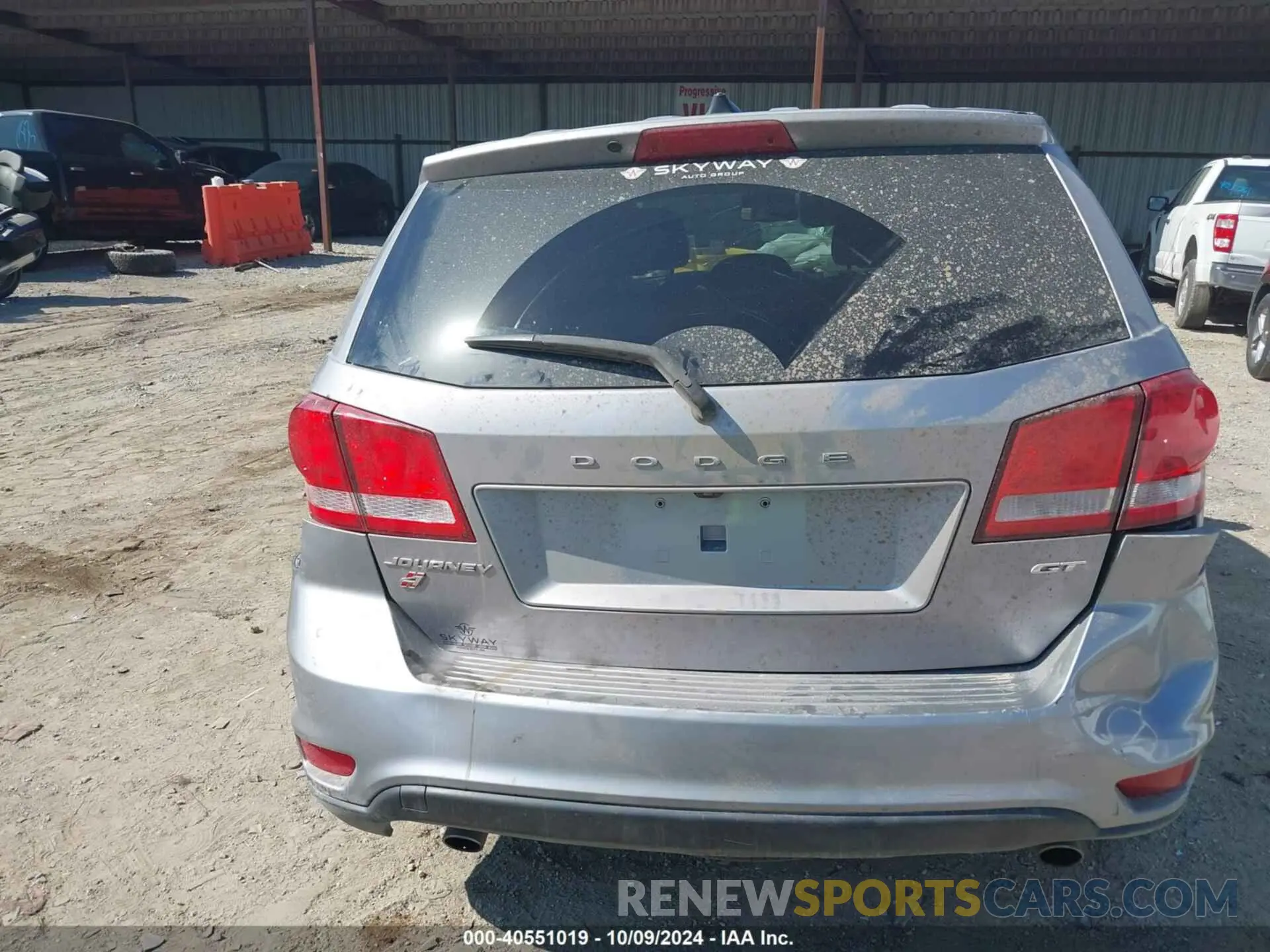 17 Photograph of a damaged car 3C4PDDEG6KT764702 DODGE JOURNEY 2019