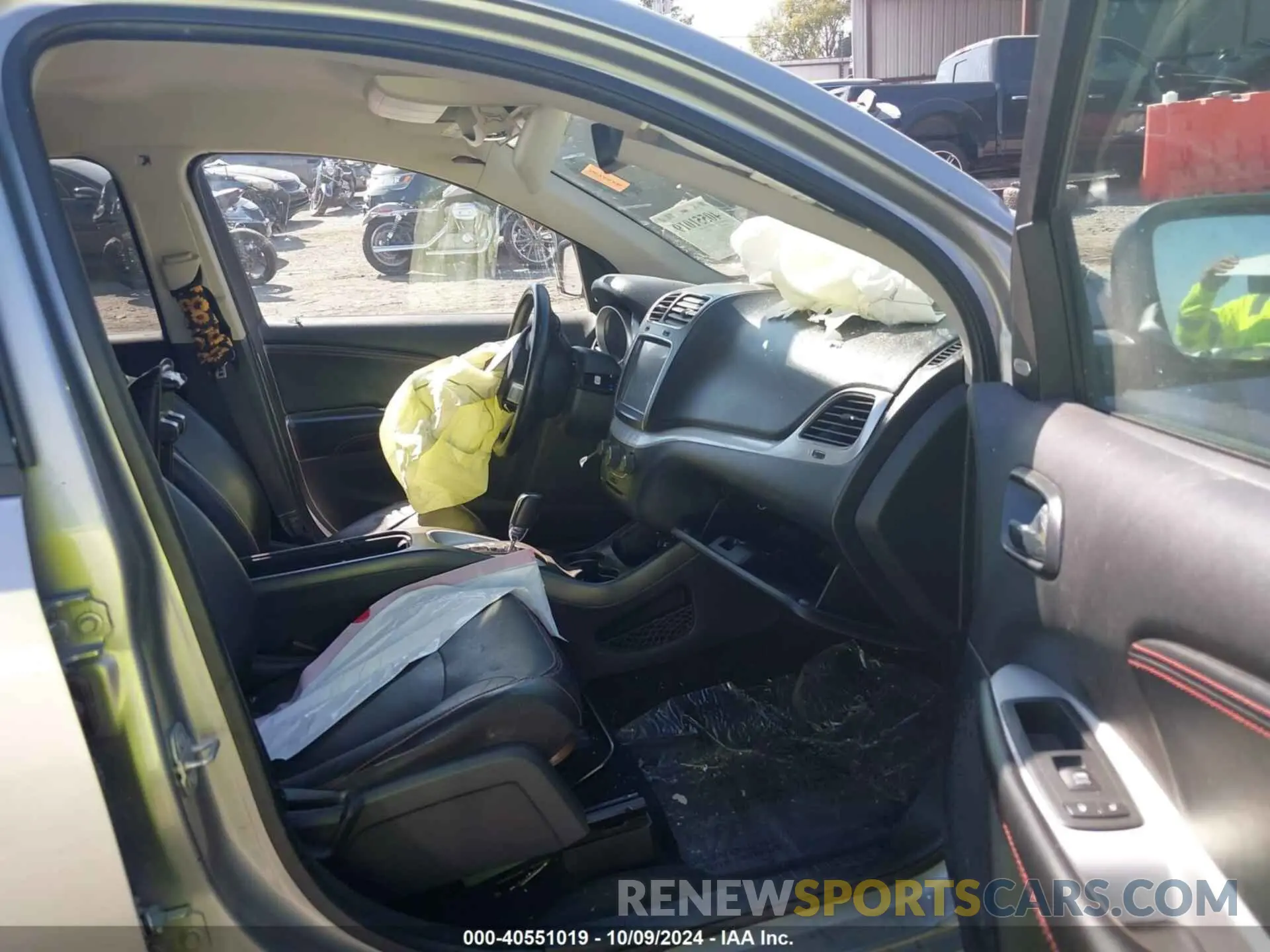 5 Photograph of a damaged car 3C4PDDEG6KT764702 DODGE JOURNEY 2019