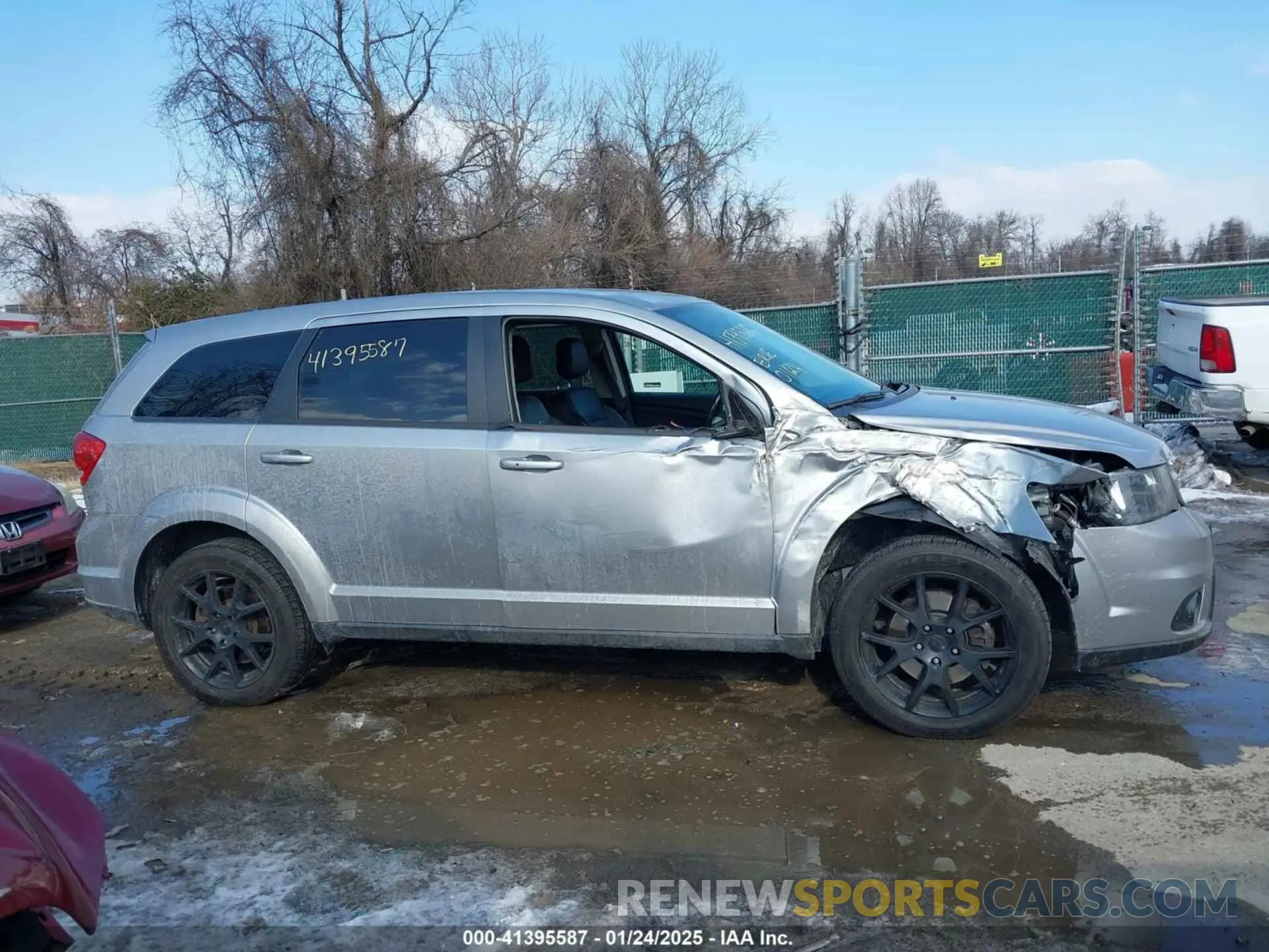 14 Photograph of a damaged car 3C4PDDEG6KT785047 DODGE JOURNEY 2019