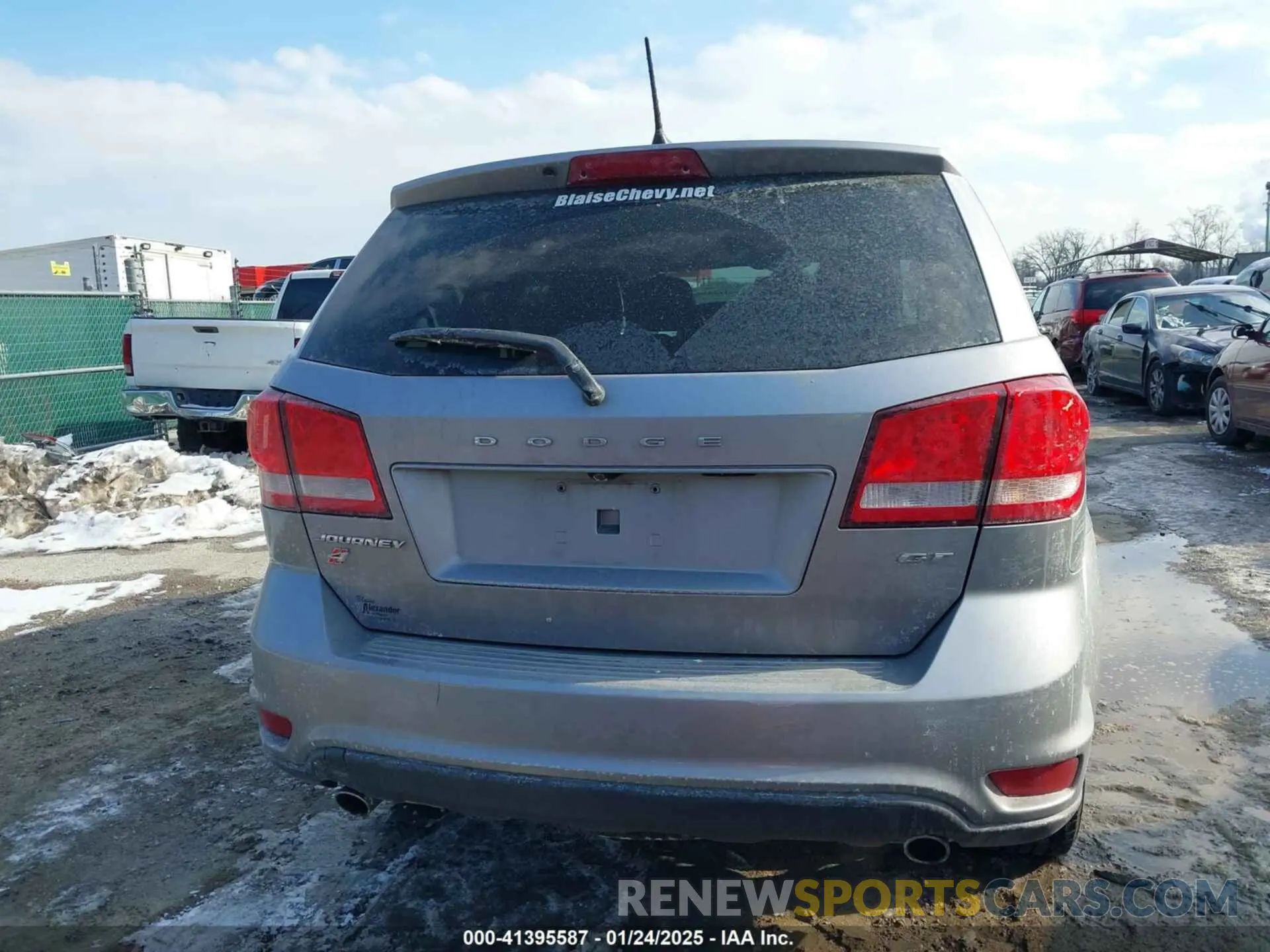 17 Photograph of a damaged car 3C4PDDEG6KT785047 DODGE JOURNEY 2019