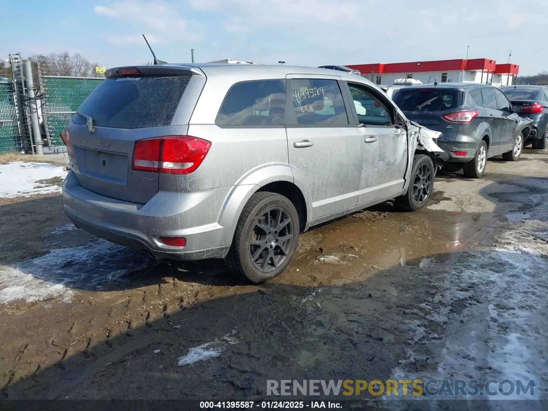 4 Photograph of a damaged car 3C4PDDEG6KT785047 DODGE JOURNEY 2019