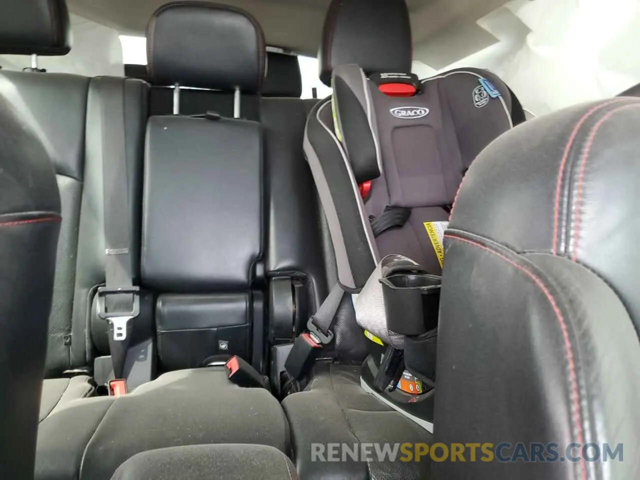 10 Photograph of a damaged car 3C4PDDEG7KT681652 DODGE JOURNEY 2019