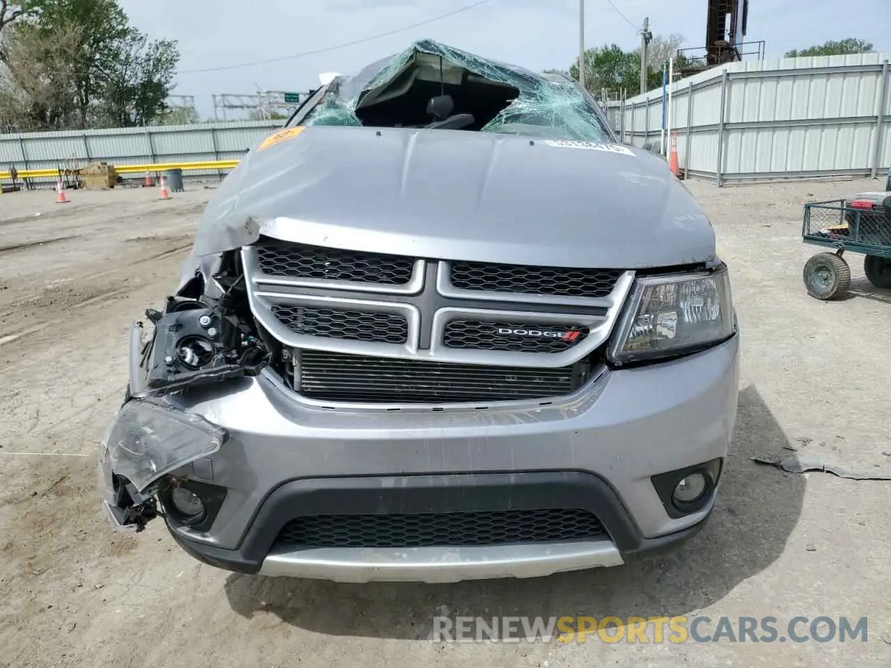 5 Photograph of a damaged car 3C4PDDEG7KT681652 DODGE JOURNEY 2019