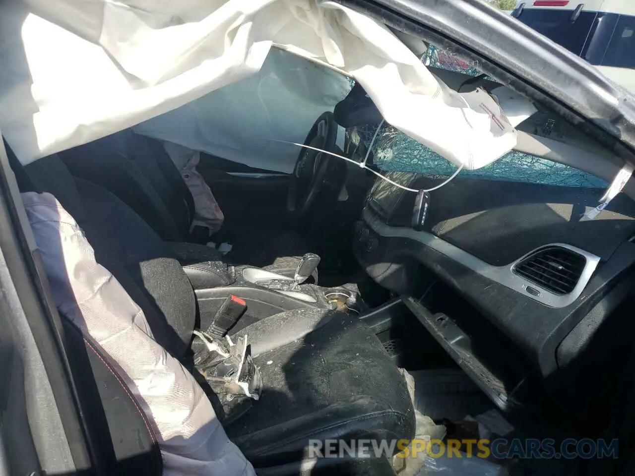 7 Photograph of a damaged car 3C4PDDEG7KT681652 DODGE JOURNEY 2019