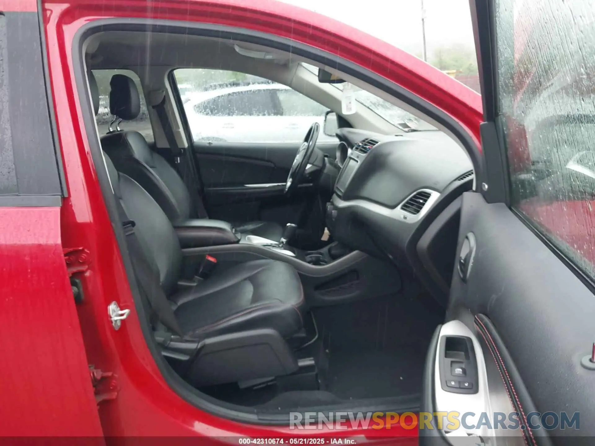 5 Photograph of a damaged car 3C4PDDEG7KT795151 DODGE JOURNEY 2019