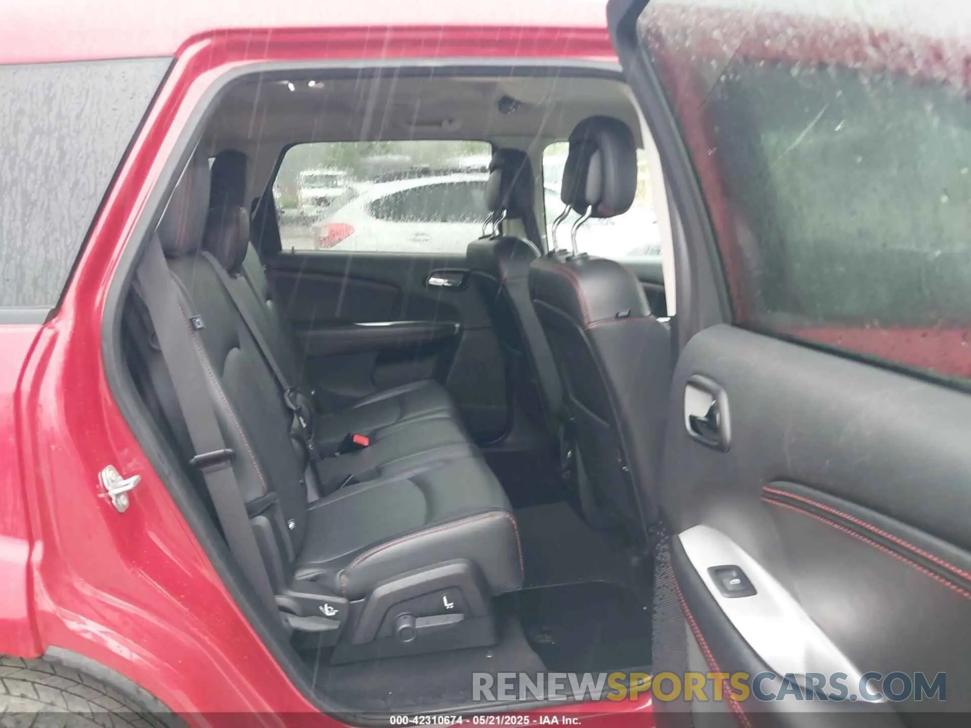 8 Photograph of a damaged car 3C4PDDEG7KT795151 DODGE JOURNEY 2019
