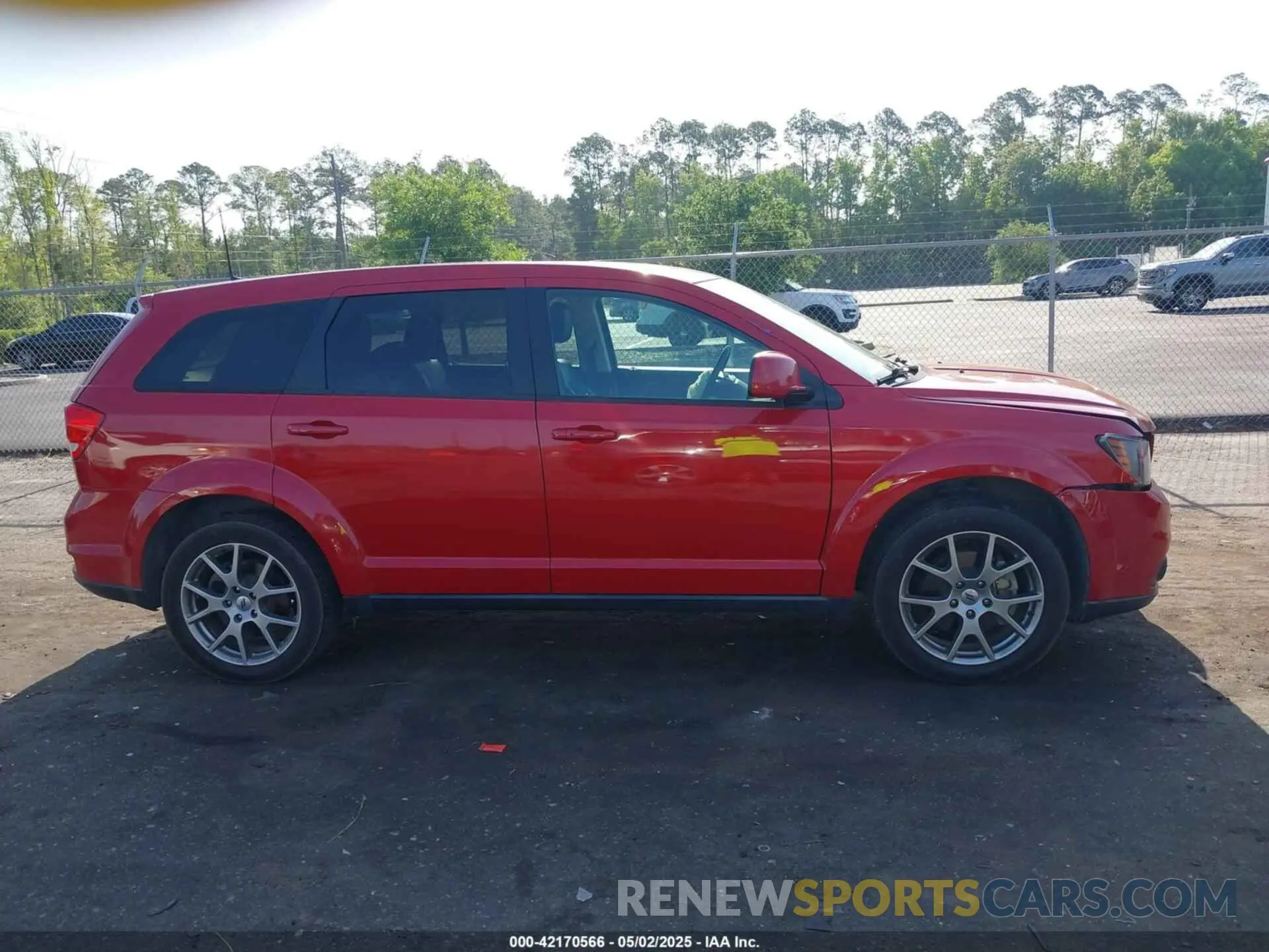 13 Photograph of a damaged car 3C4PDDEG8KT694989 DODGE JOURNEY 2019