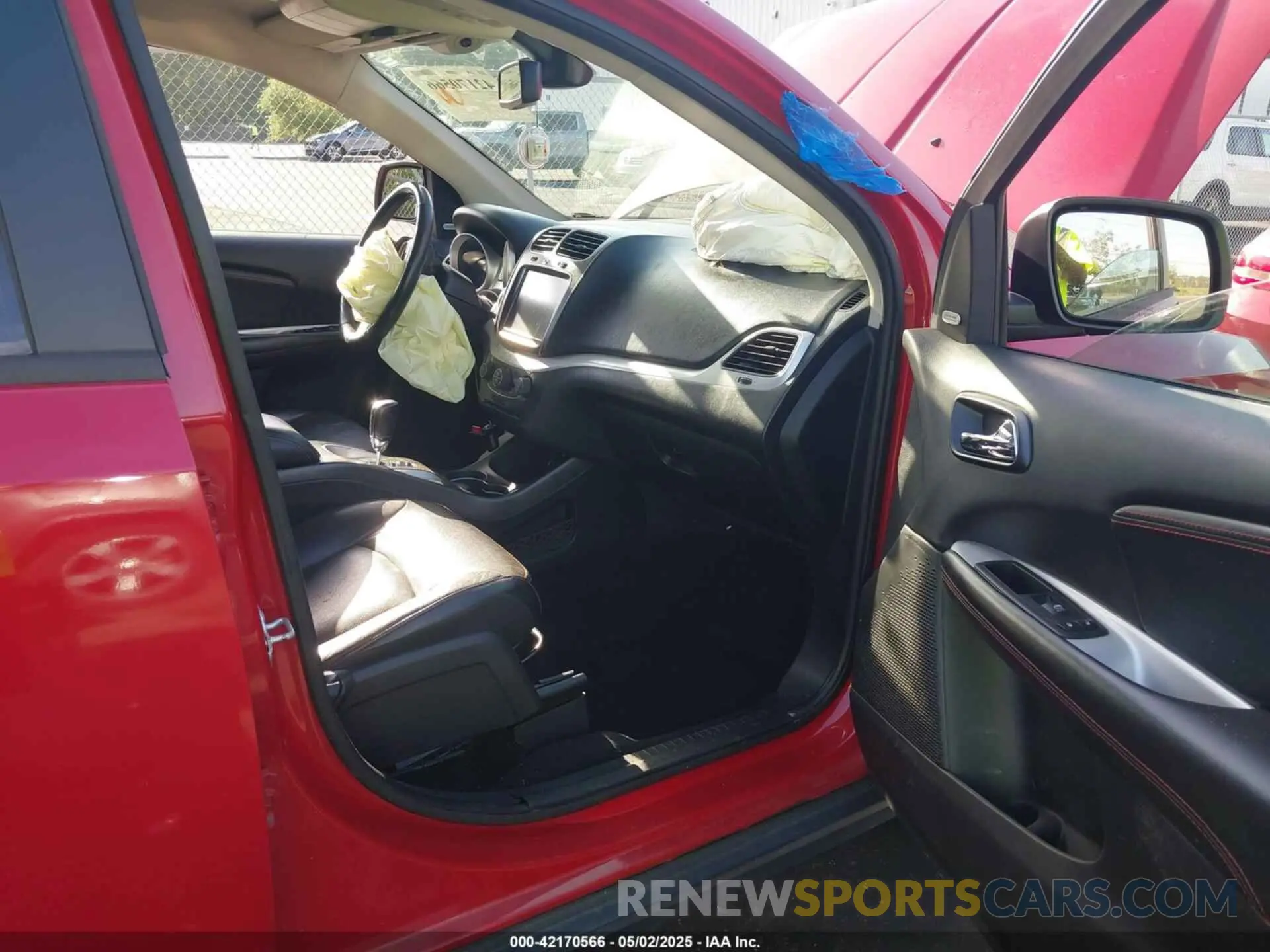 5 Photograph of a damaged car 3C4PDDEG8KT694989 DODGE JOURNEY 2019