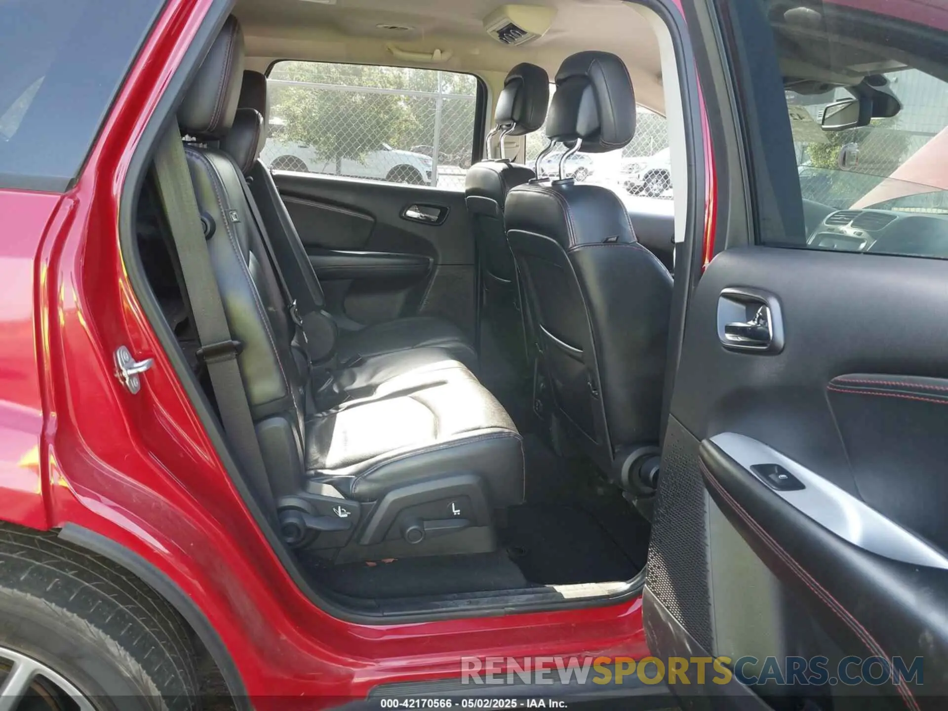 8 Photograph of a damaged car 3C4PDDEG8KT694989 DODGE JOURNEY 2019