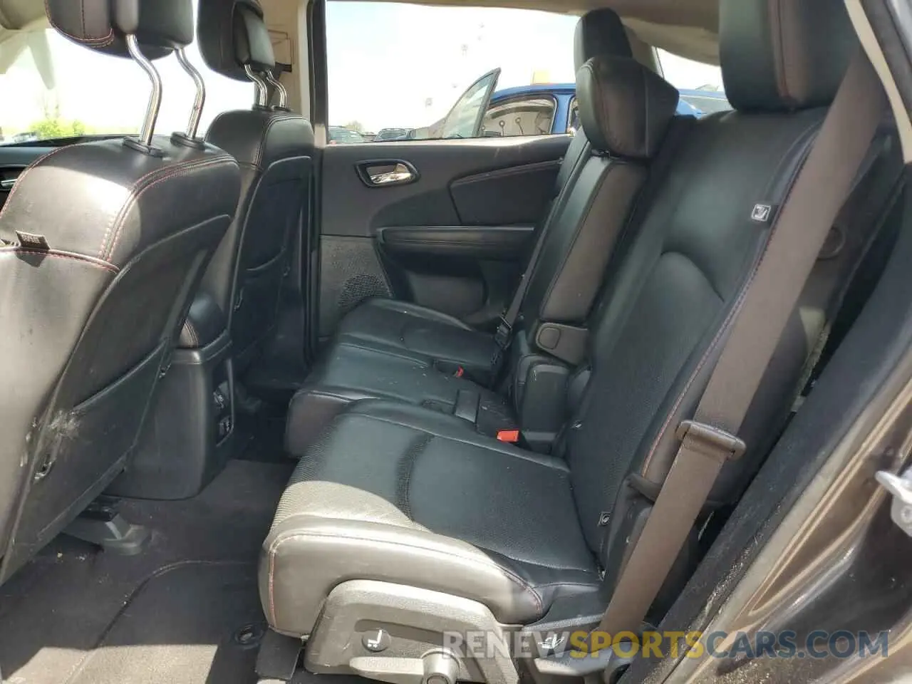 11 Photograph of a damaged car 3C4PDDEG8KT752213 DODGE JOURNEY 2019