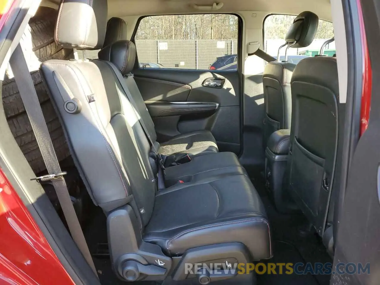 11 Photograph of a damaged car 3C4PDDEG8KT785194 DODGE JOURNEY 2019
