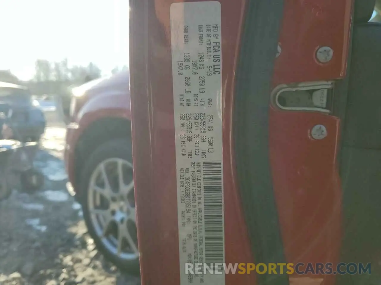 13 Photograph of a damaged car 3C4PDDEG8KT785194 DODGE JOURNEY 2019