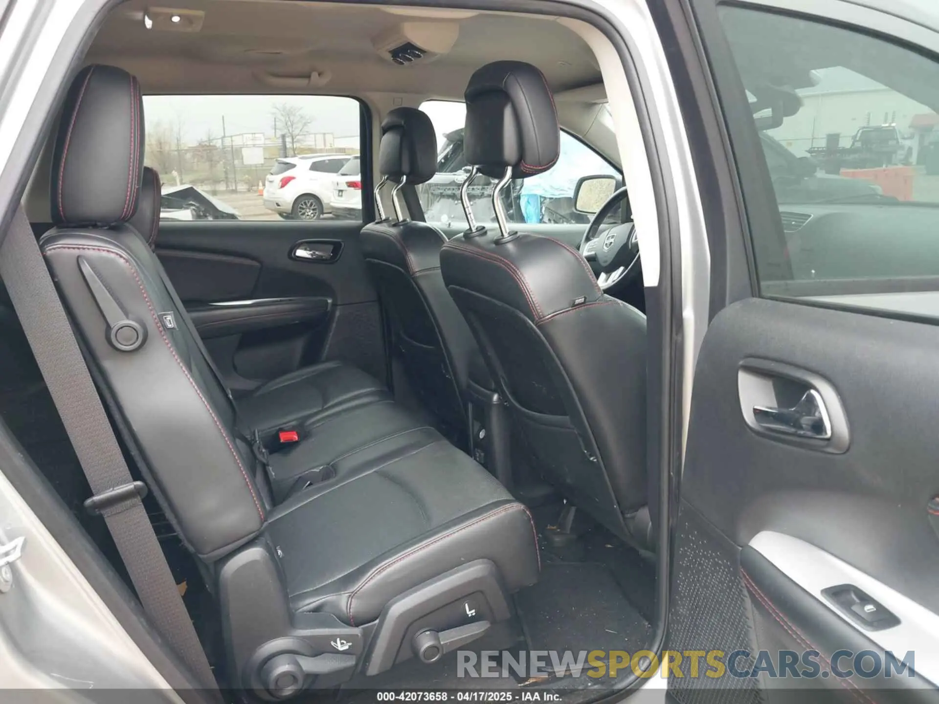 8 Photograph of a damaged car 3C4PDDEG9KT687968 DODGE JOURNEY 2019