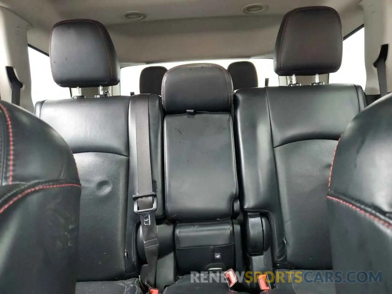 10 Photograph of a damaged car 3C4PDDEG9KT708379 DODGE JOURNEY 2019