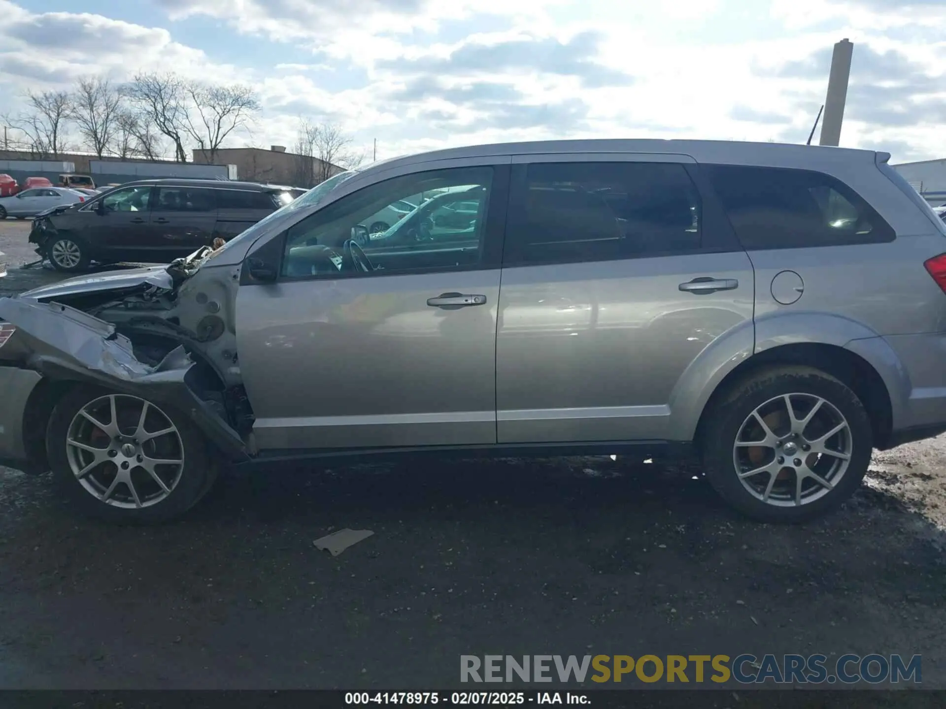 13 Photograph of a damaged car 3C4PDDEG9KT745688 DODGE JOURNEY 2019