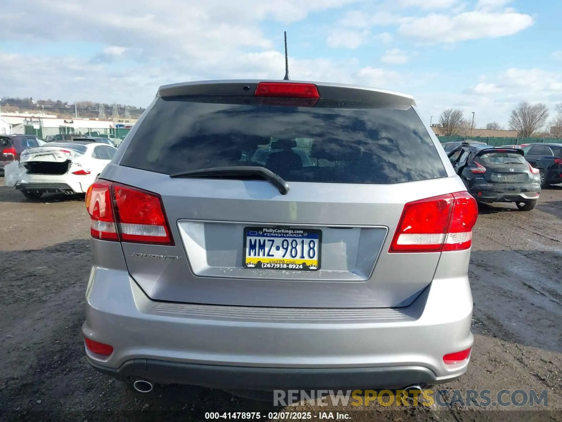 15 Photograph of a damaged car 3C4PDDEG9KT745688 DODGE JOURNEY 2019