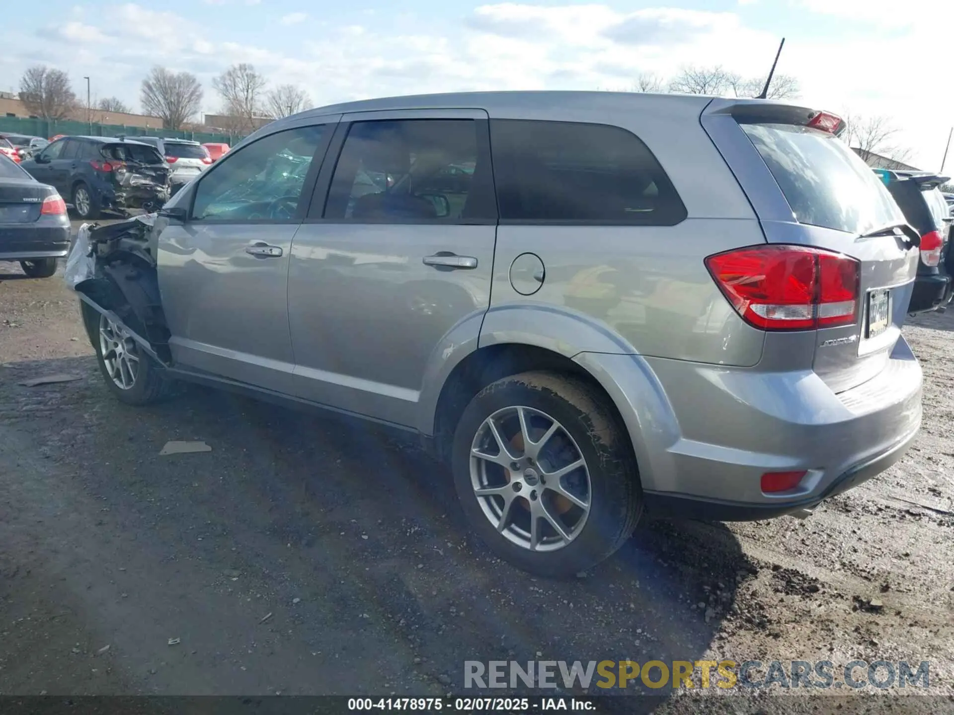 3 Photograph of a damaged car 3C4PDDEG9KT745688 DODGE JOURNEY 2019