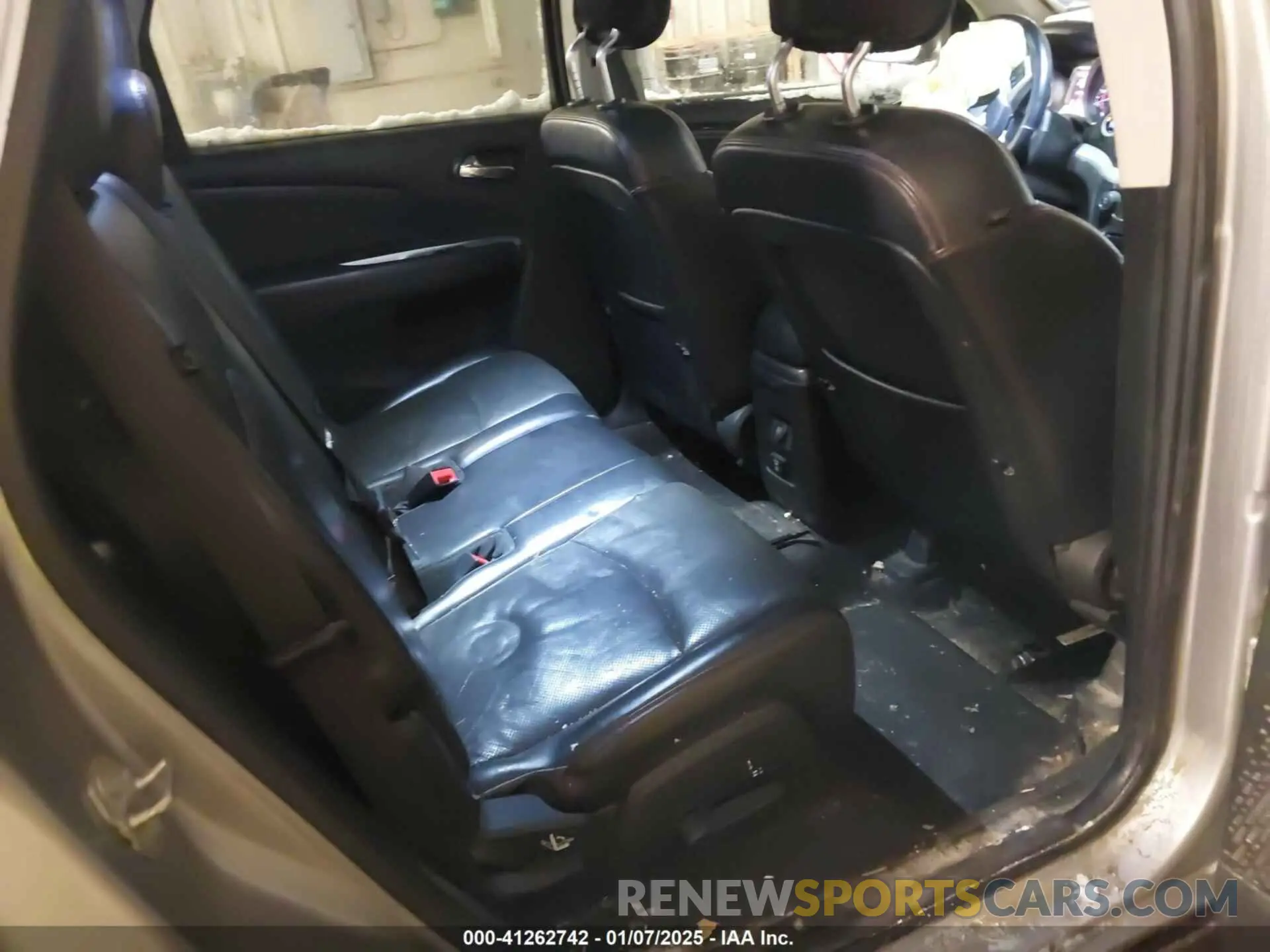 8 Photograph of a damaged car 3C4PDDEG9KT769926 DODGE JOURNEY 2019