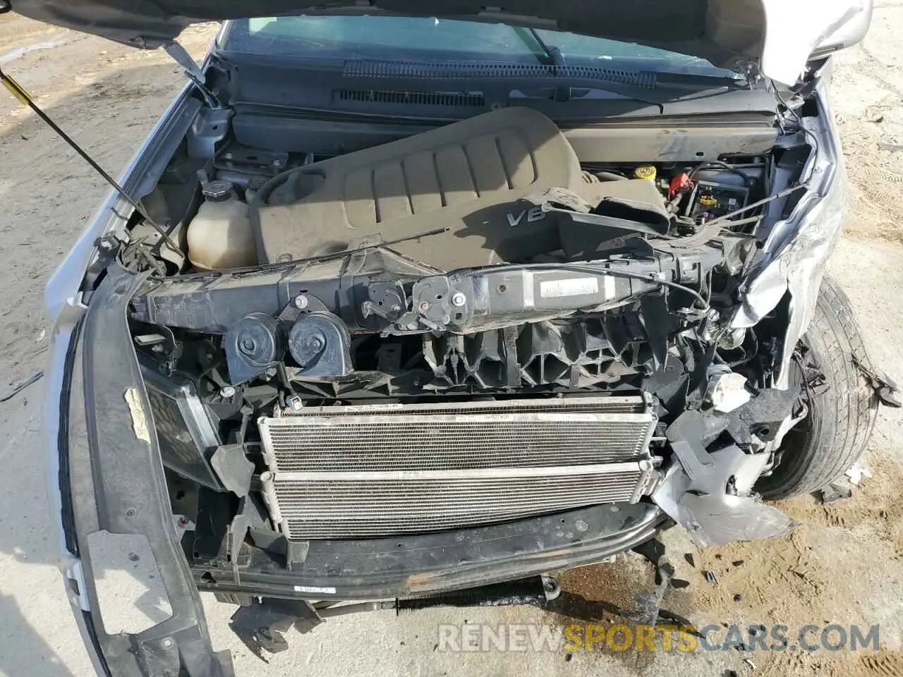 13 Photograph of a damaged car 3C4PDDEG9KT774592 DODGE JOURNEY 2019