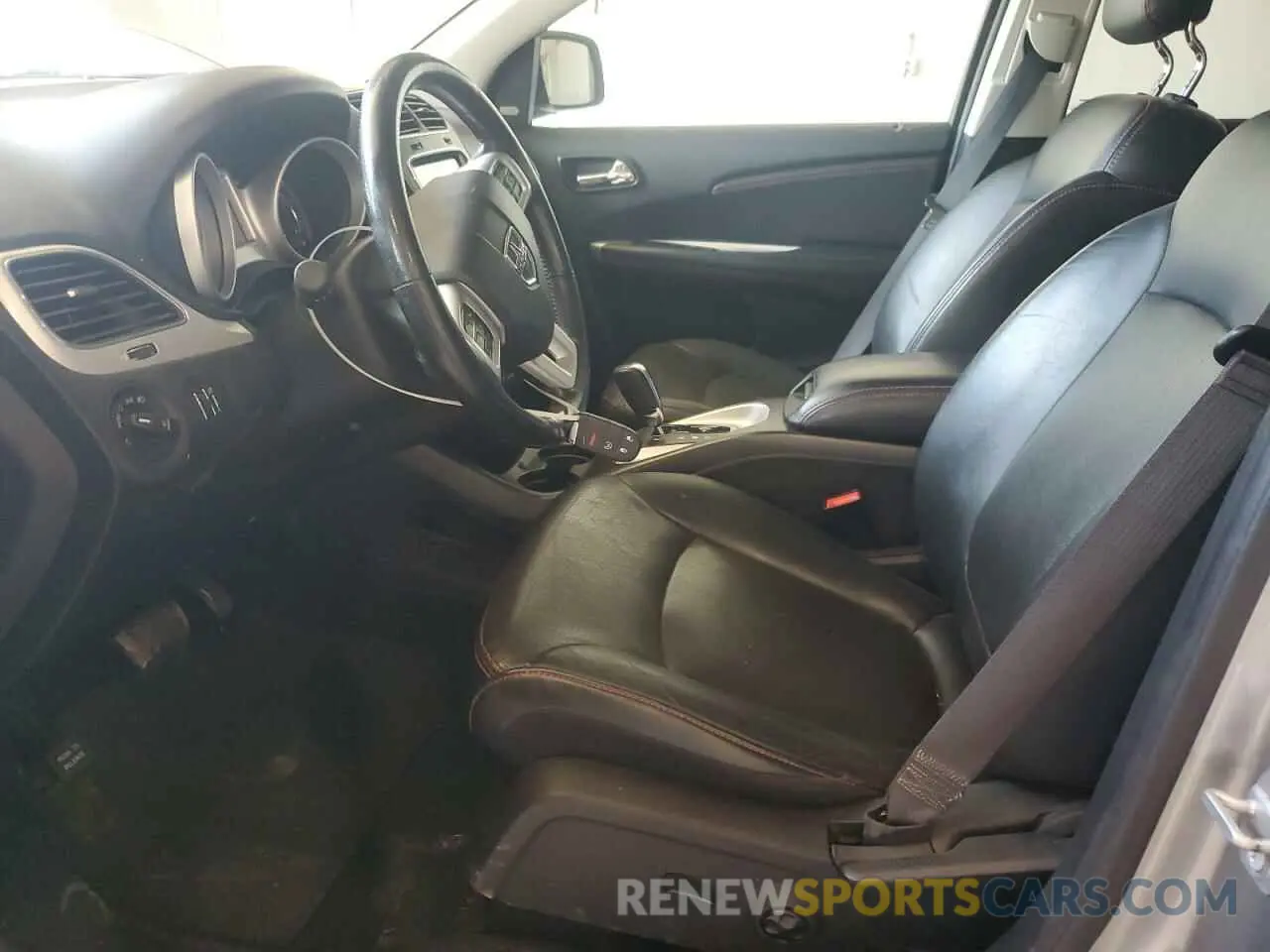 7 Photograph of a damaged car 3C4PDDEG9KT857200 DODGE JOURNEY 2019