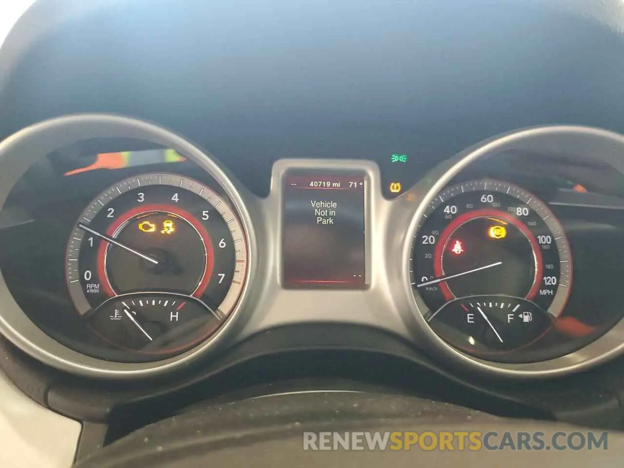 9 Photograph of a damaged car 3C4PDDEG9KT857200 DODGE JOURNEY 2019