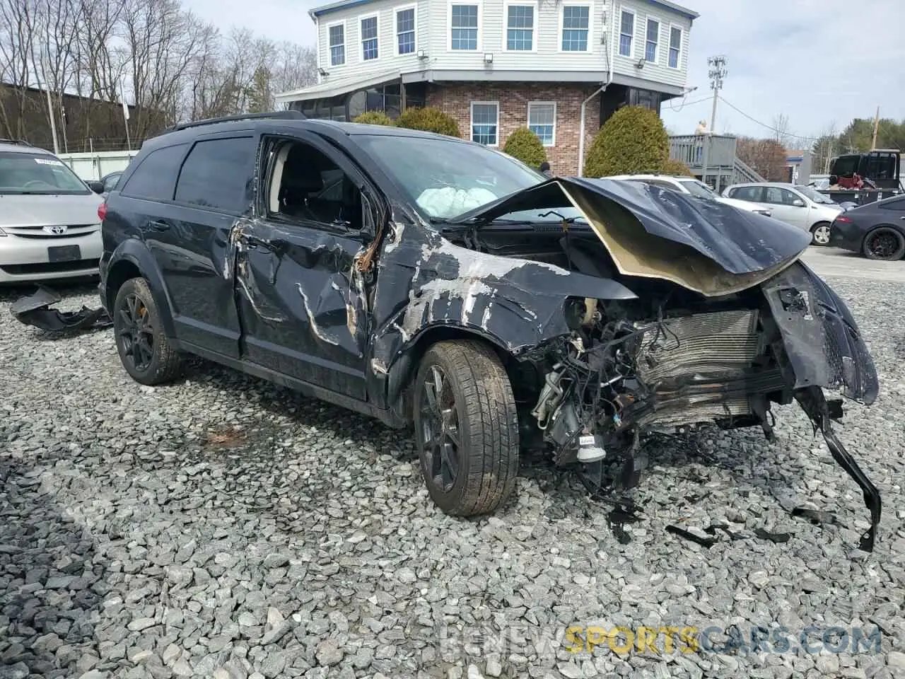 4 Photograph of a damaged car 3C4PDDEG9KT861991 DODGE JOURNEY 2019
