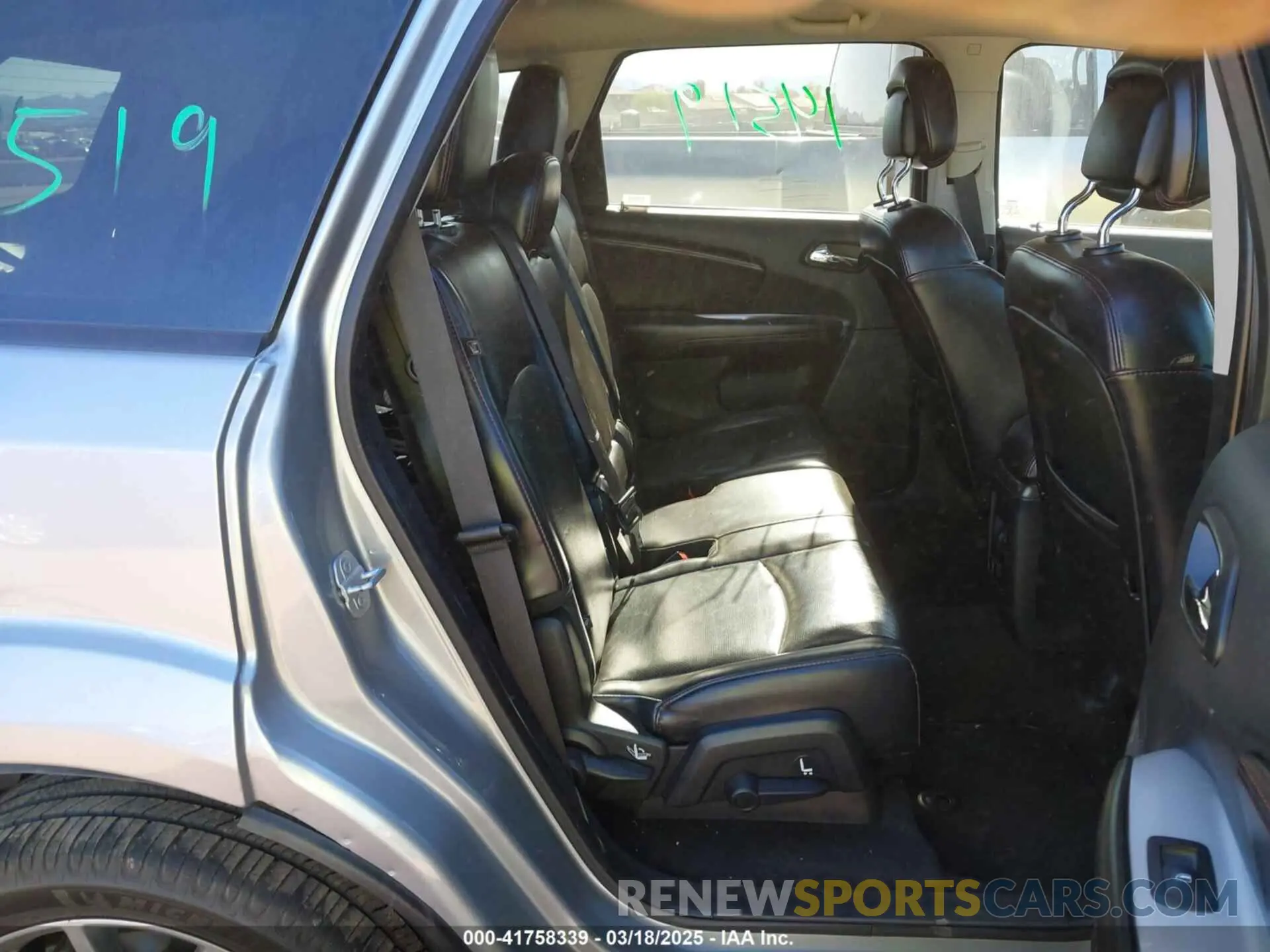 8 Photograph of a damaged car 3C4PDDEGXKT784922 DODGE JOURNEY 2019