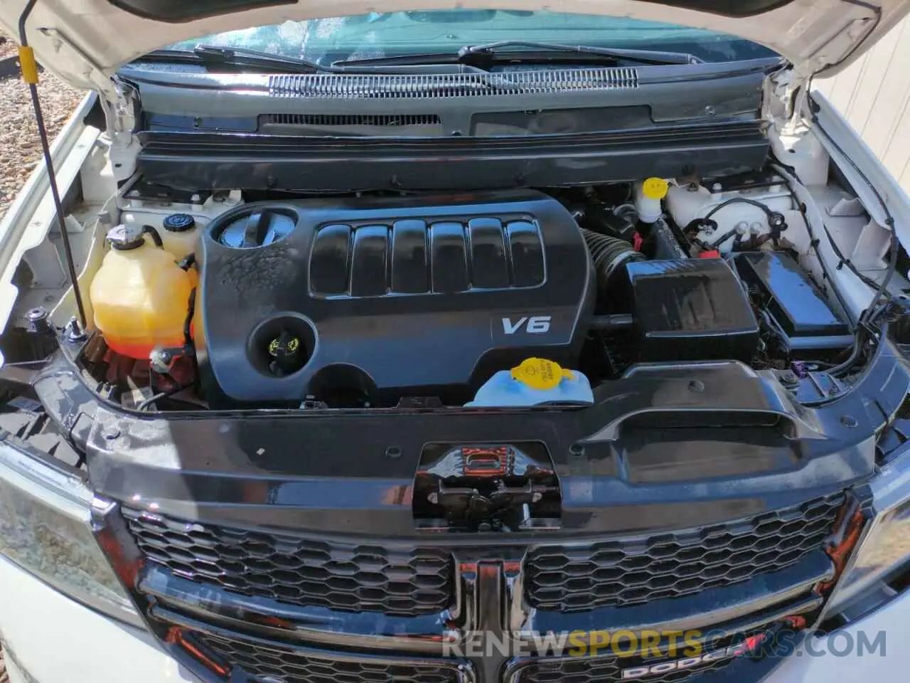 11 Photograph of a damaged car 3C4PDDEGXKT875575 DODGE JOURNEY 2019