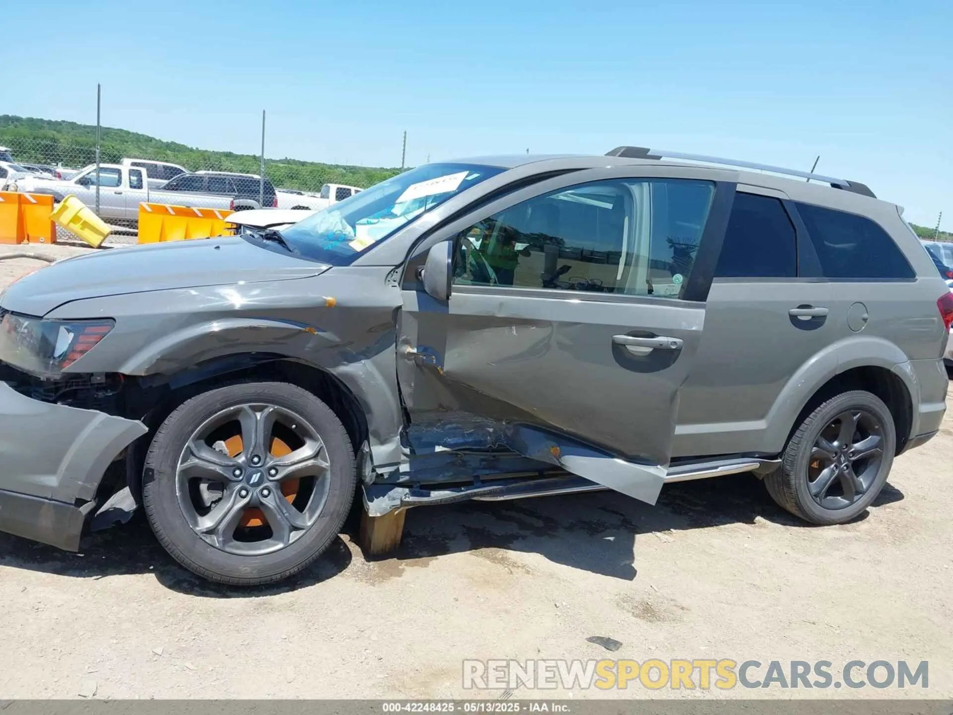 14 Photograph of a damaged car 3C4PDDGG0KT764935 DODGE JOURNEY 2019