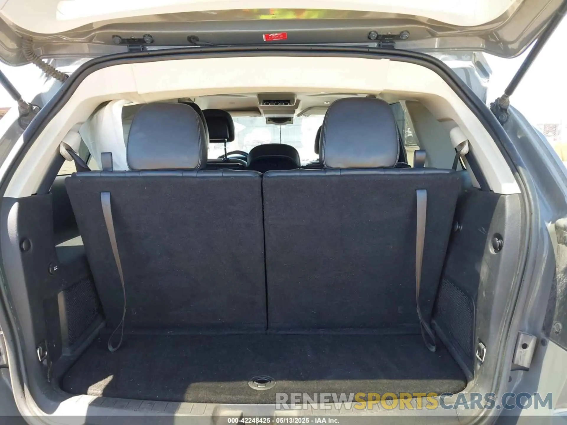 17 Photograph of a damaged car 3C4PDDGG0KT764935 DODGE JOURNEY 2019